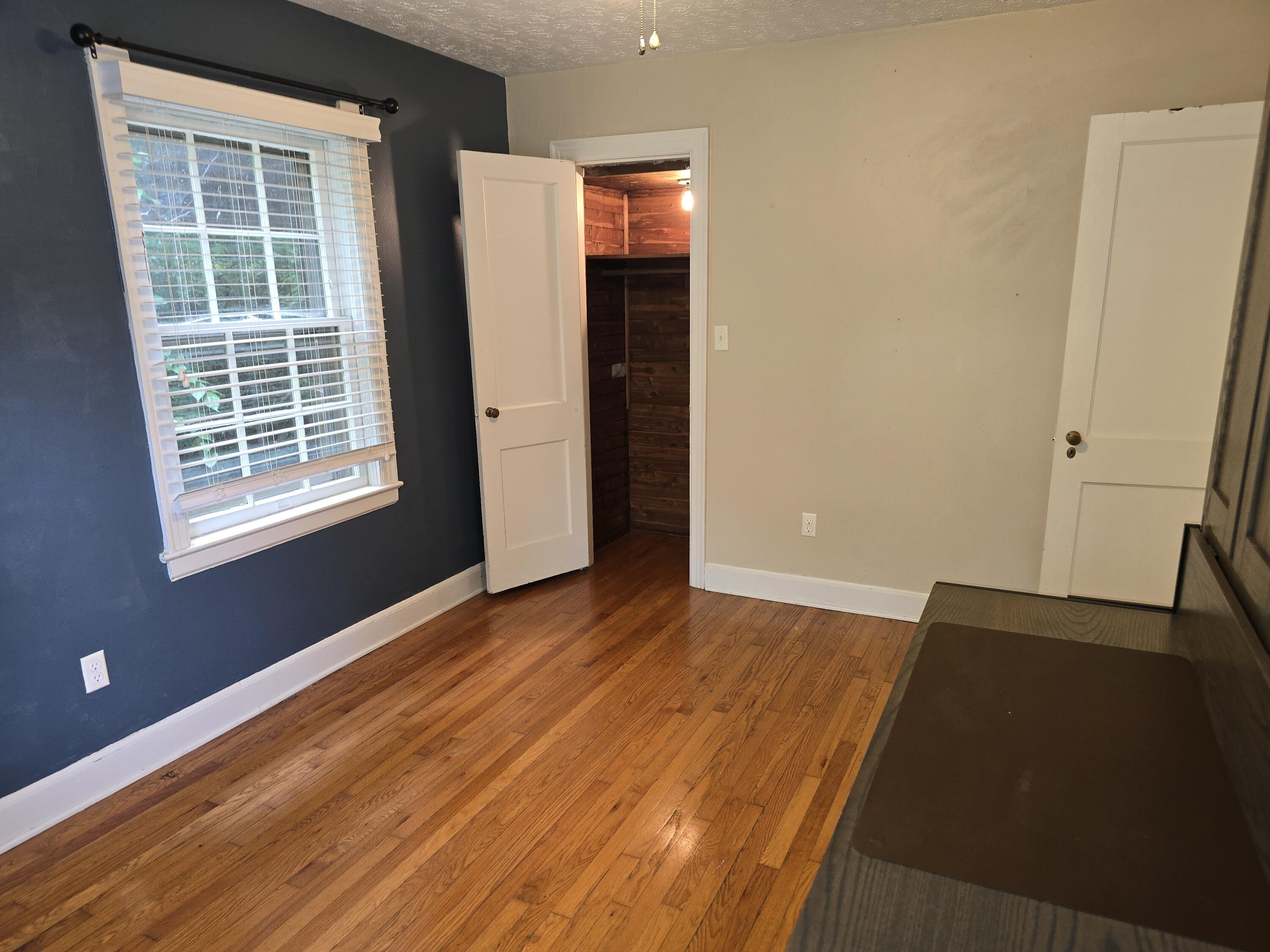 400 Gloucester Avenue Property Photo 29