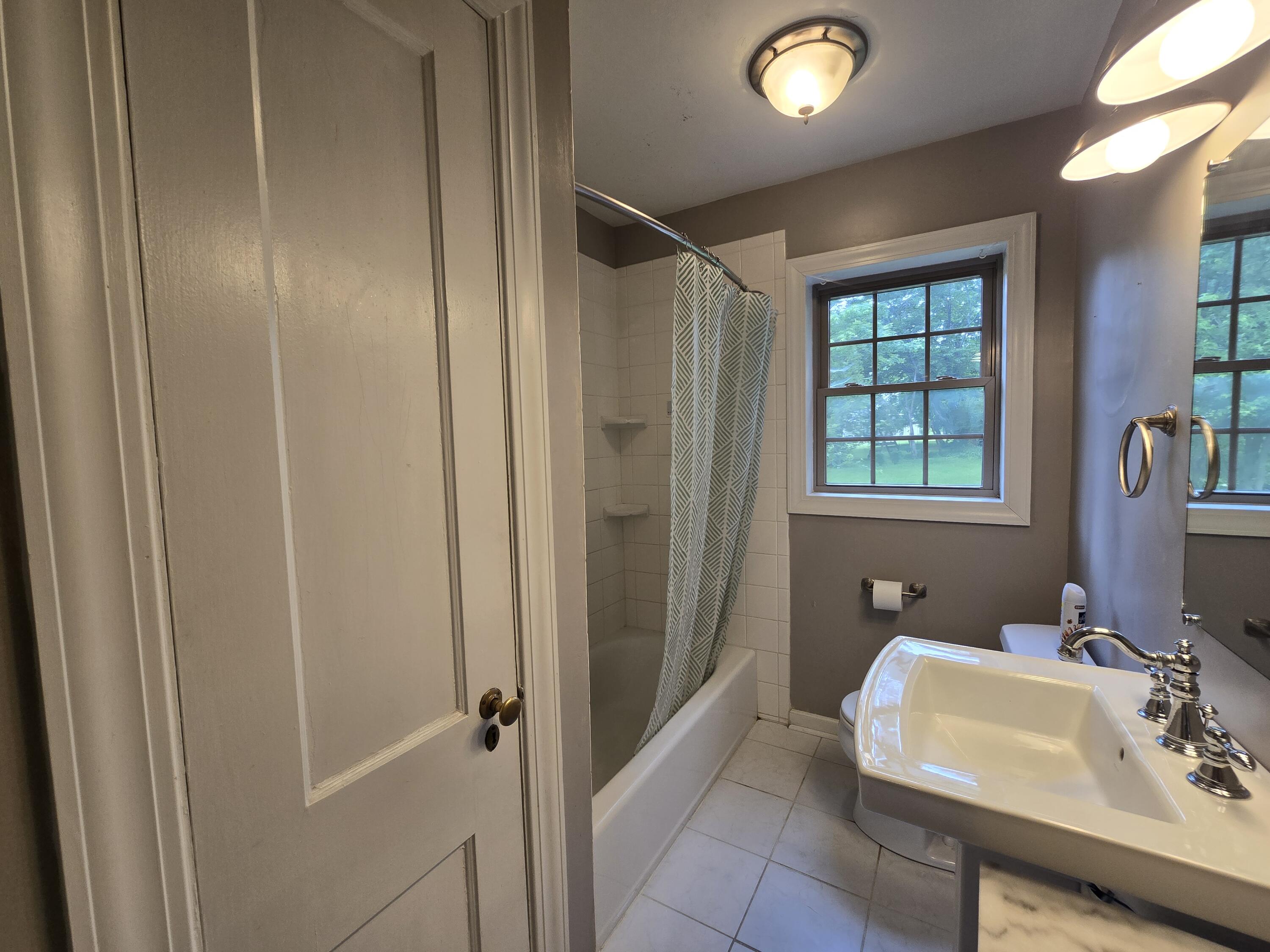 400 Gloucester Avenue Property Photo 31