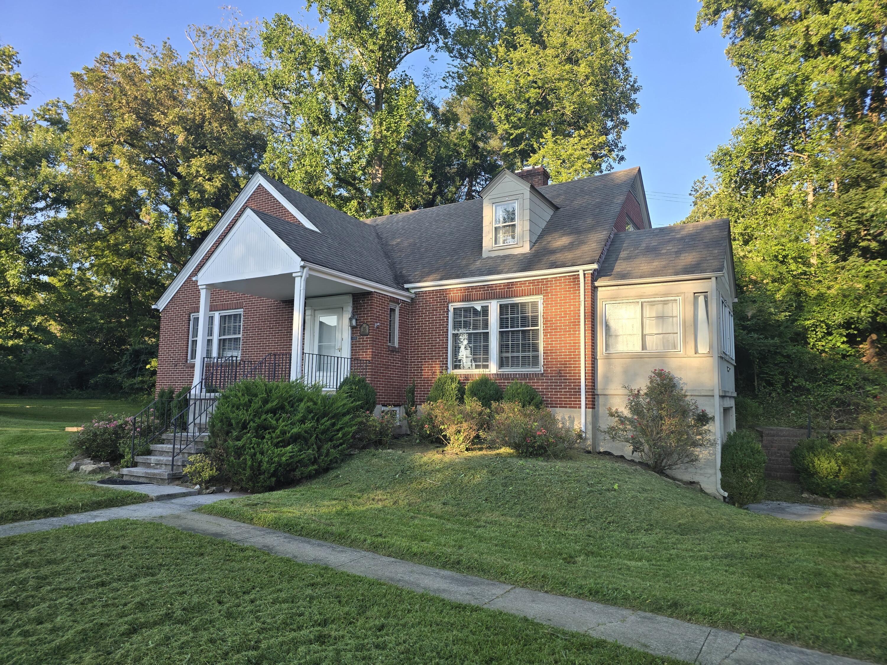 400 Gloucester Avenue Property Photo 42