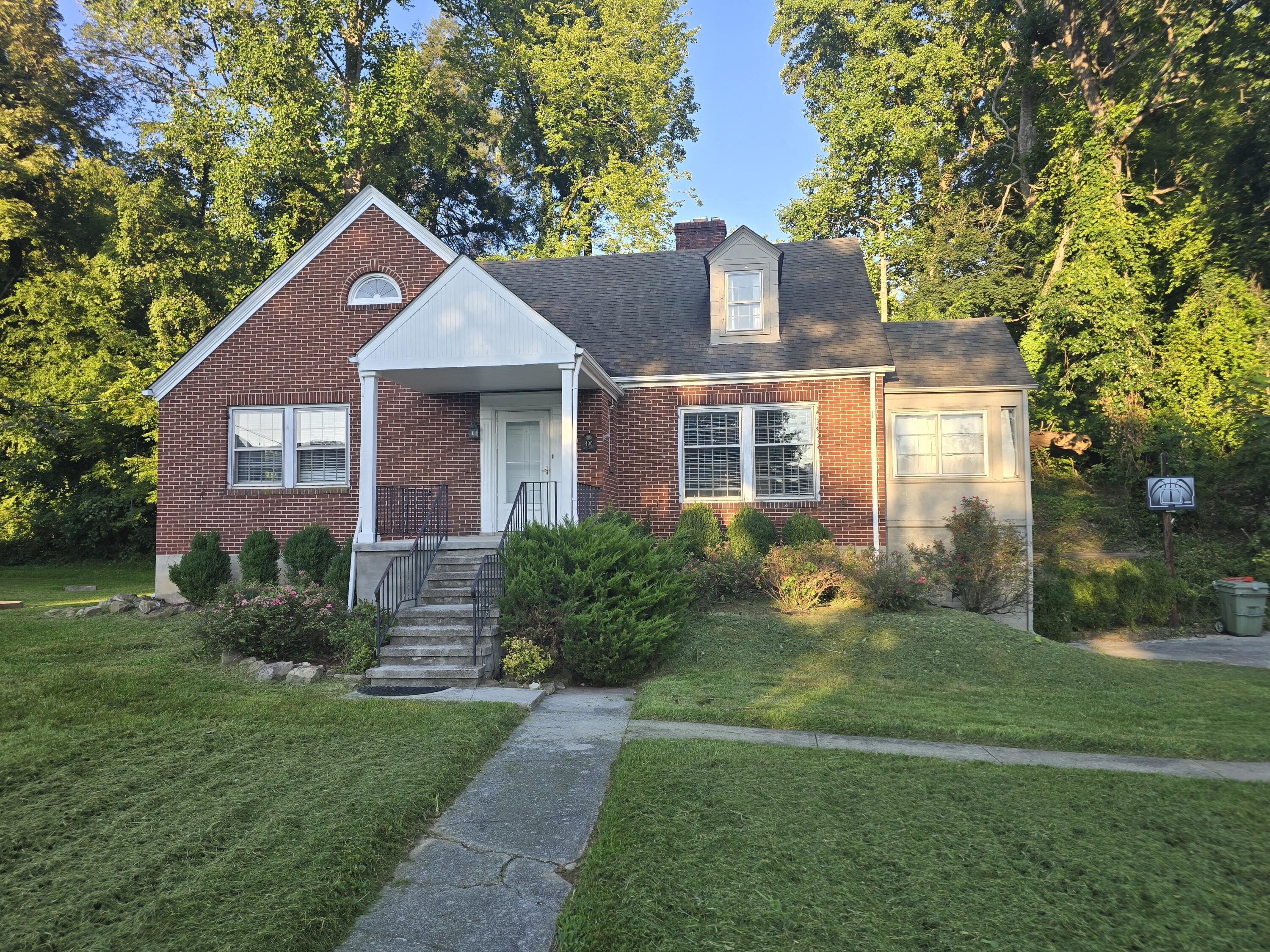 400 Gloucester Avenue Property Photo 43