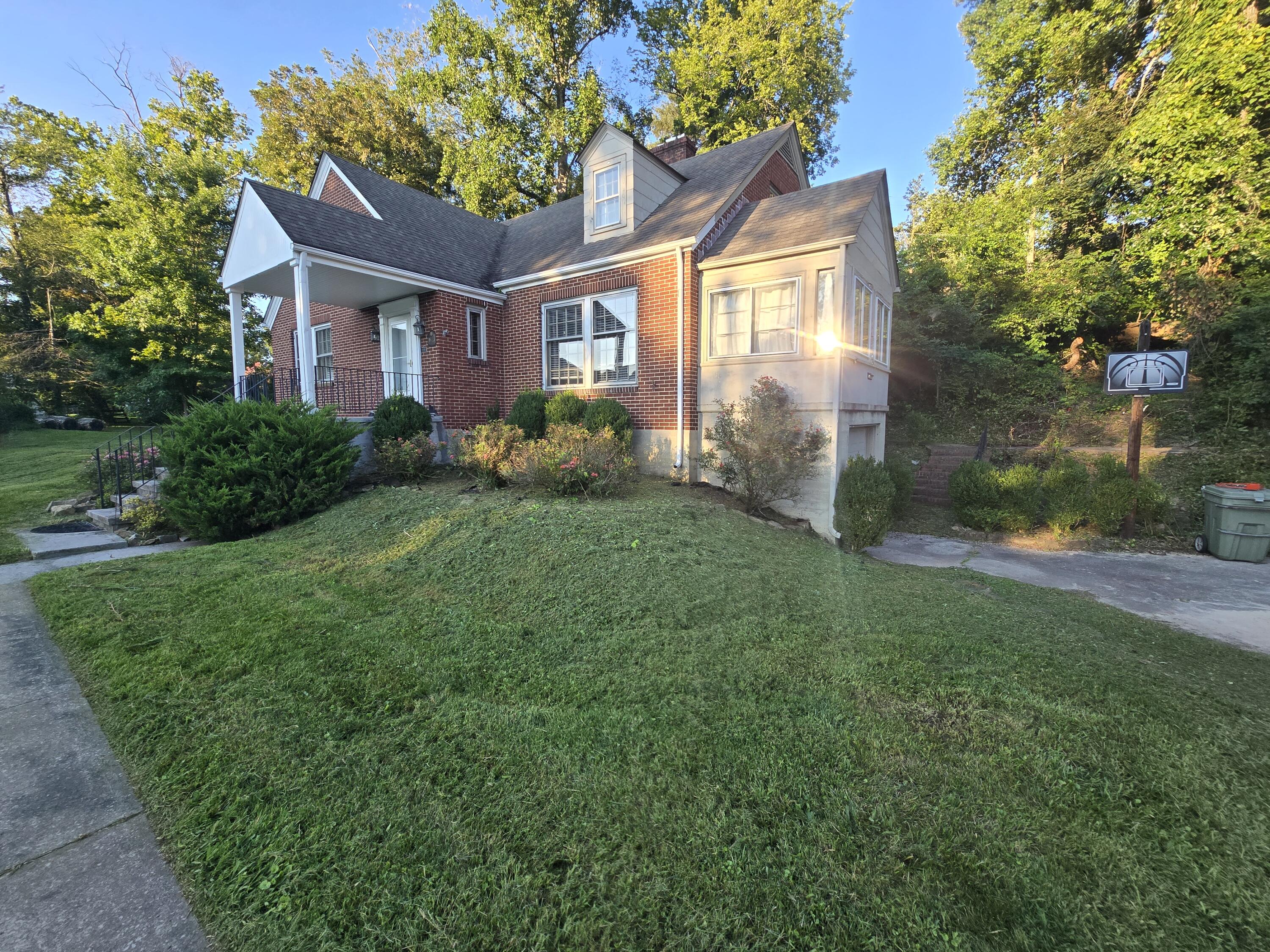 400 Gloucester Avenue Property Photo 44