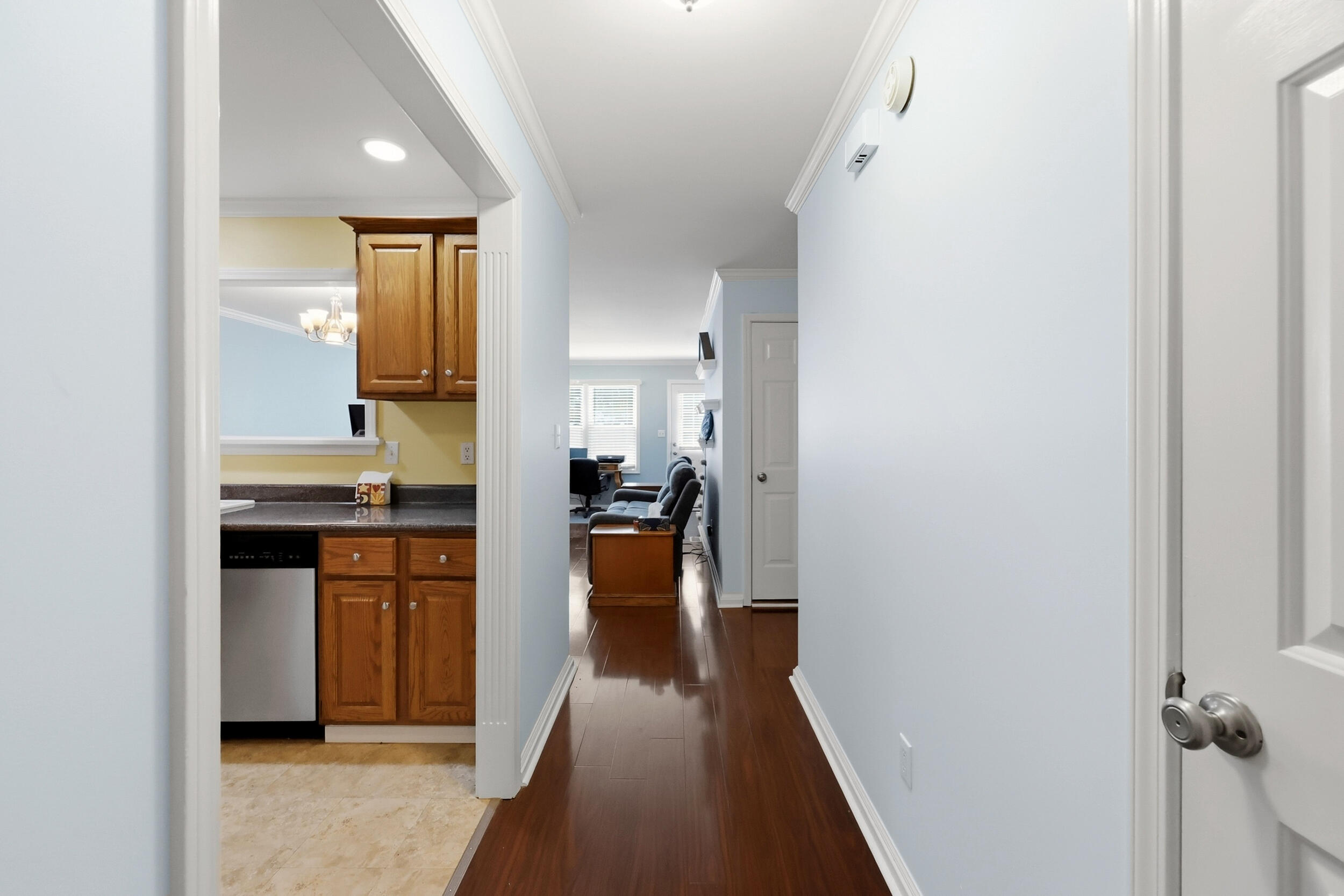 4747 Hartland Parkway Property Photo 4
