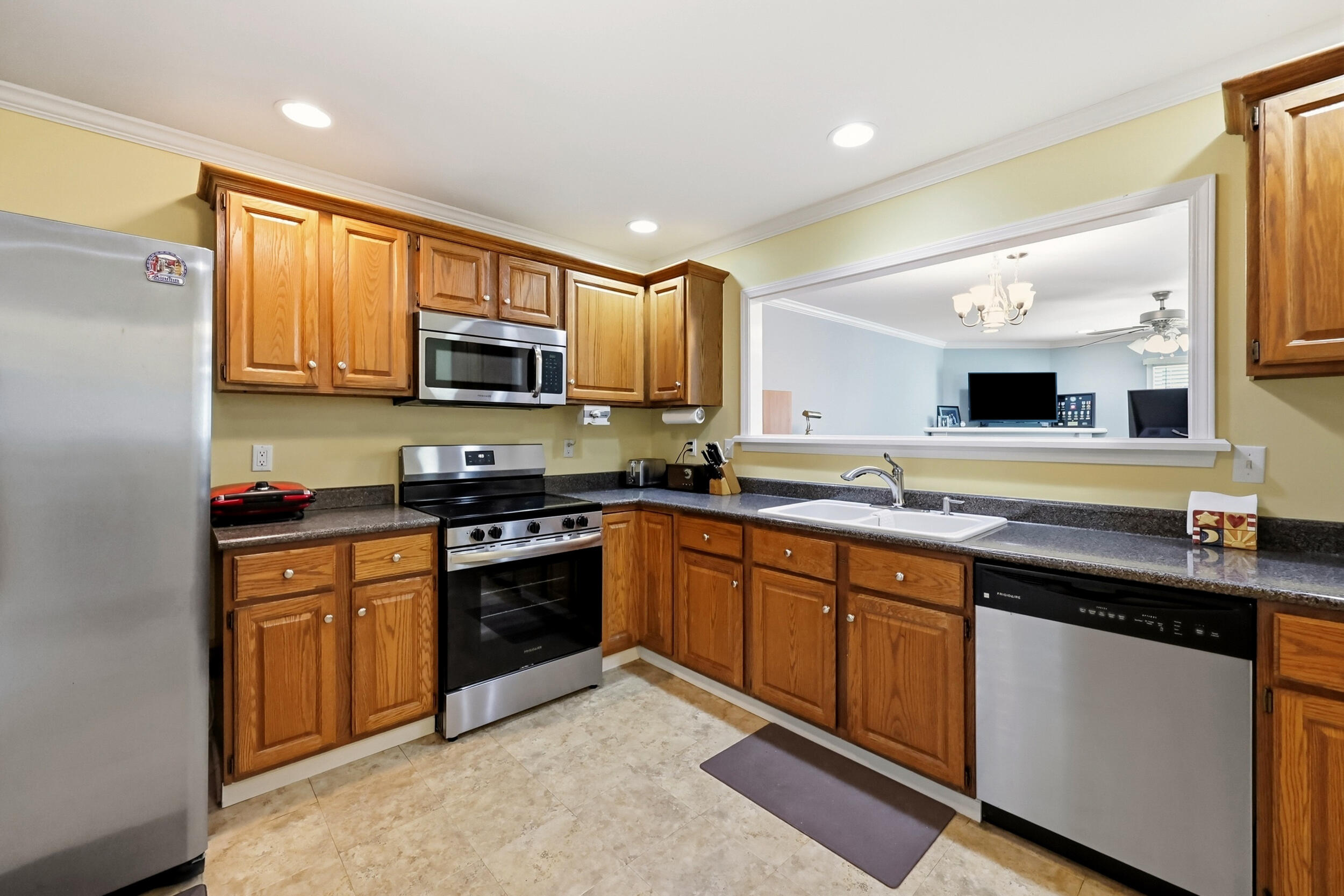4747 Hartland Parkway Property Photo 7