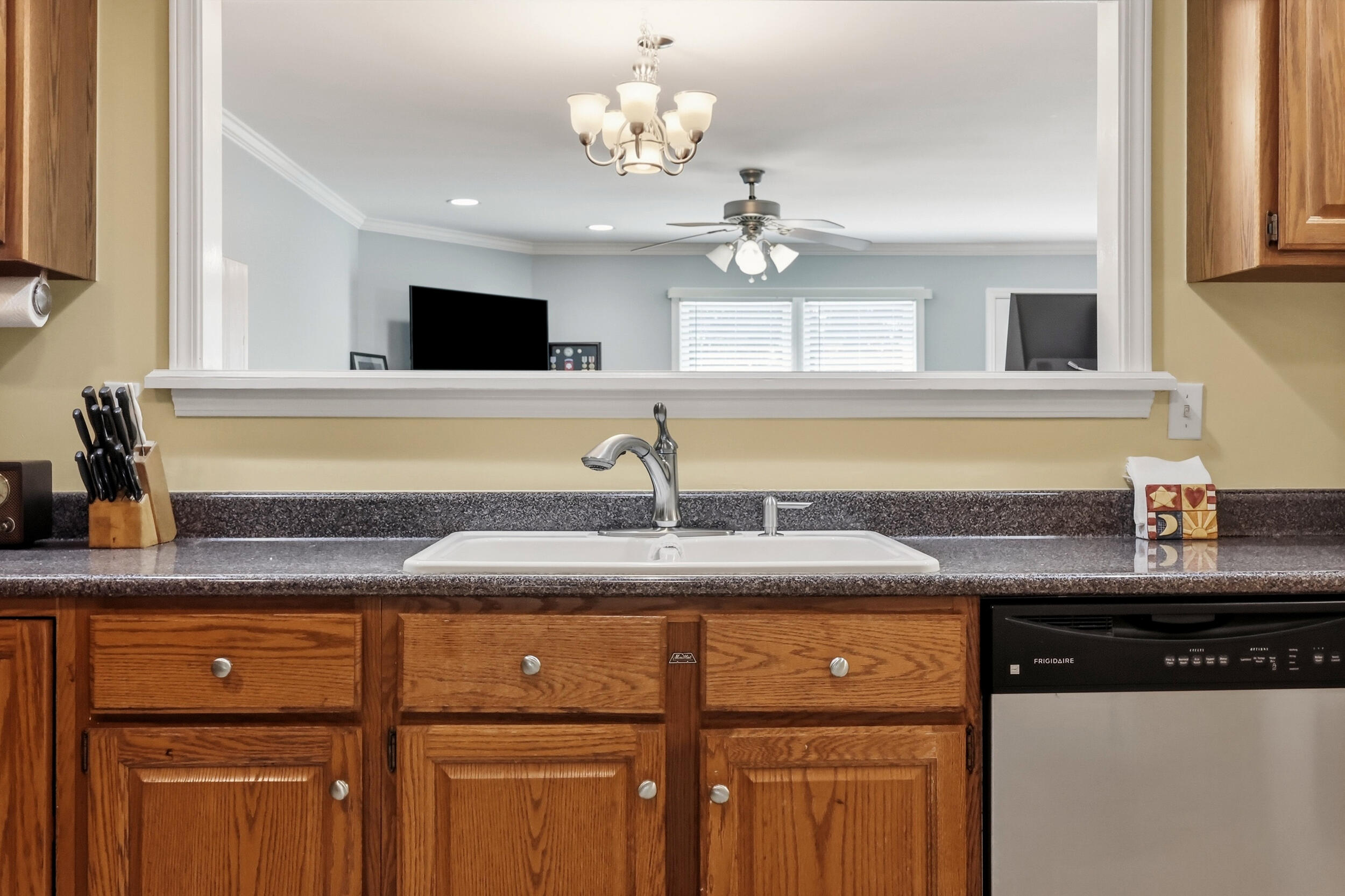 4747 Hartland Parkway Property Photo 8