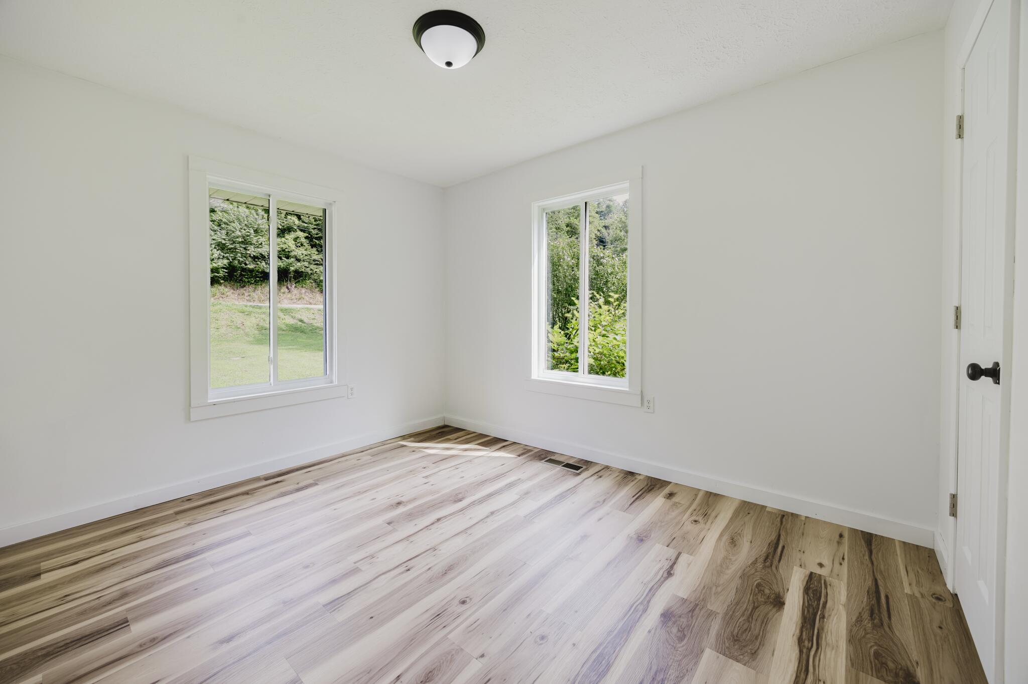 5390 Highway 191 Property Photo 8