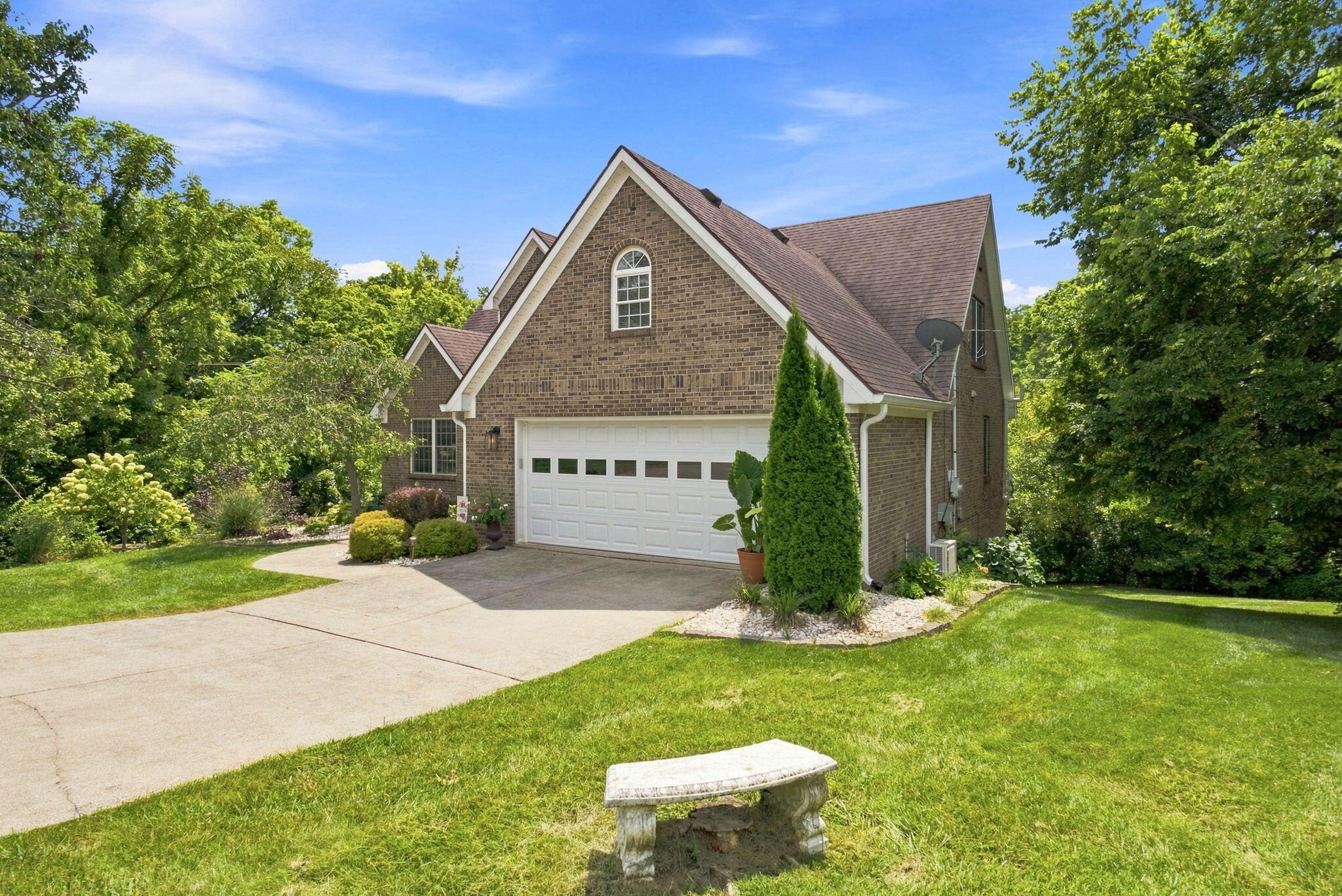 1002 Tyburn Lane Property Photo 3