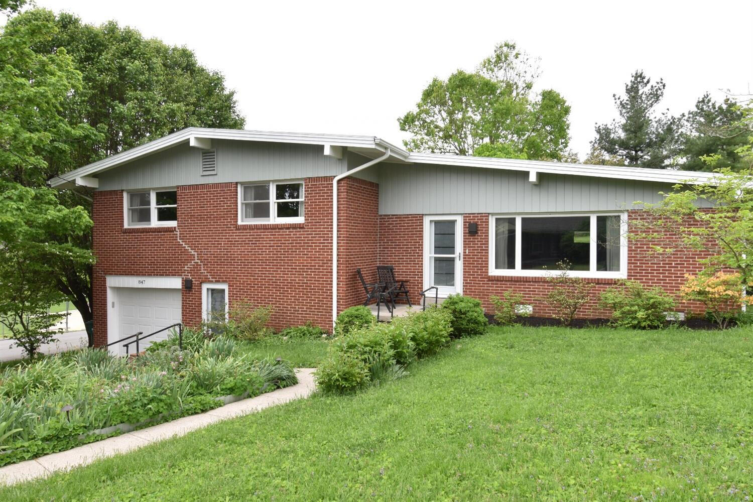 847 Shadeland Drive Property Photo 1