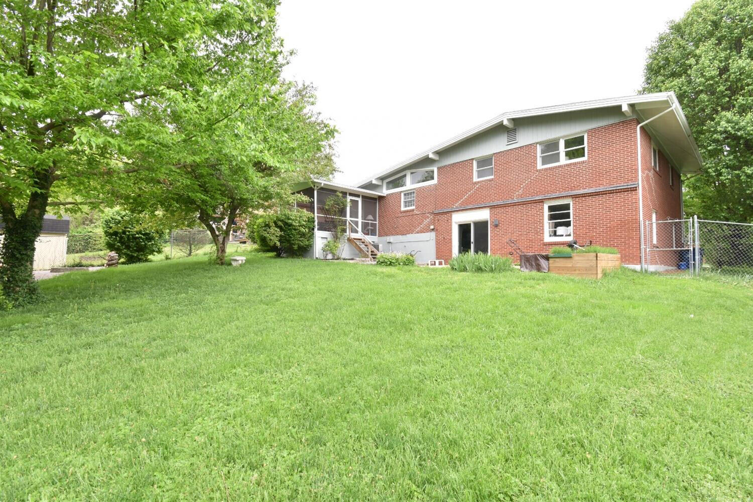 847 Shadeland Drive Property Photo 6