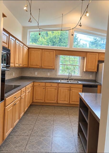 847 Shadeland Drive Property Photo 6
