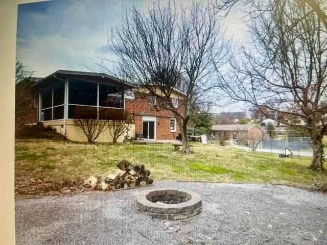 847 Shadeland Drive Property Photo 7