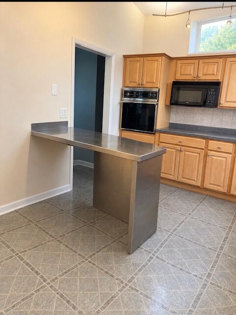 847 Shadeland Drive Property Photo 9