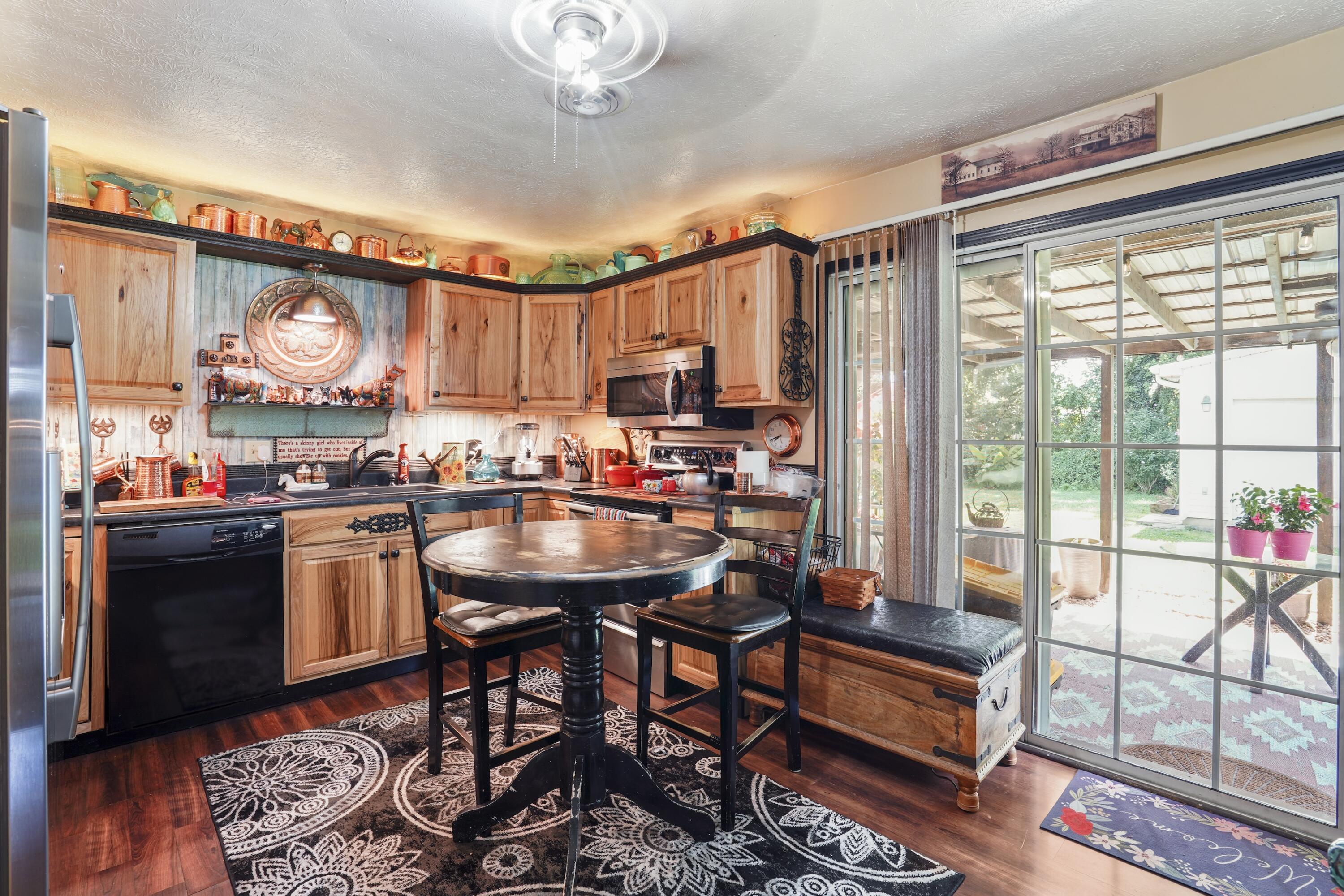 5006 Beechwood Drive Property Photo 14