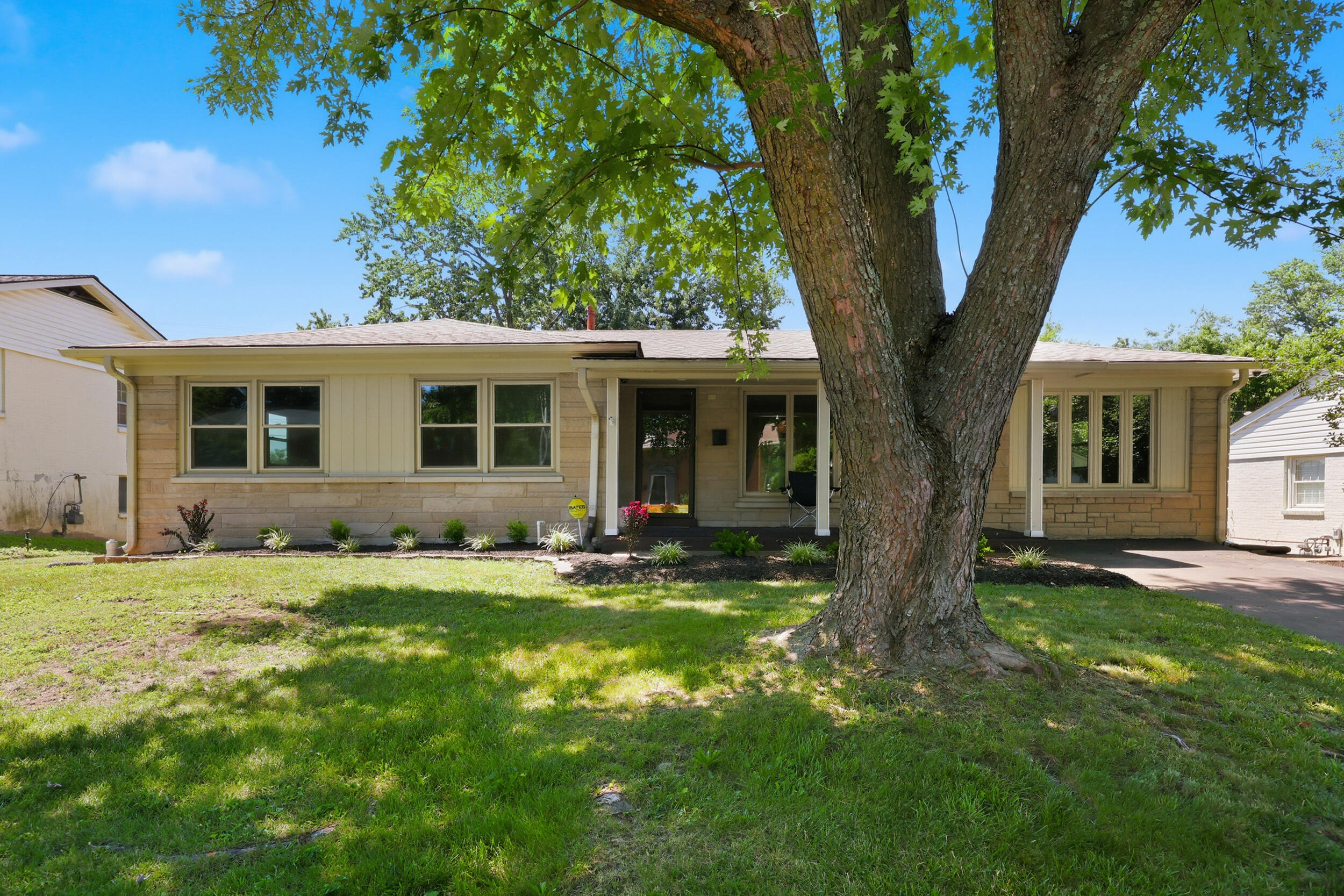 2347 Heather Way Property Photo 1