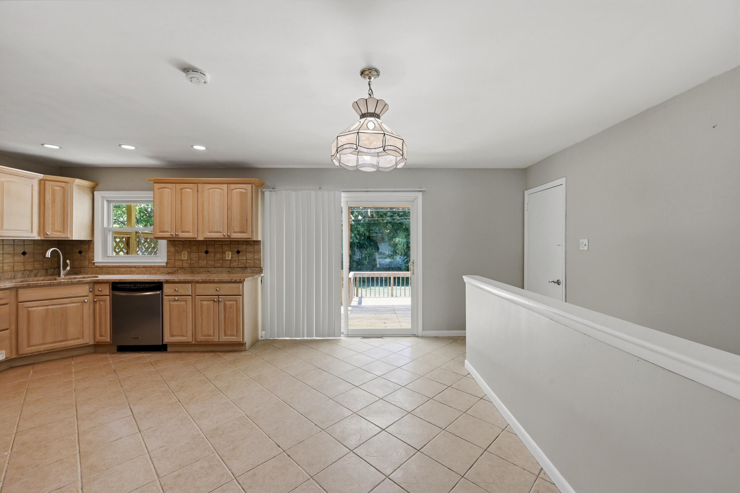 2347 Heather Way Property Photo 8