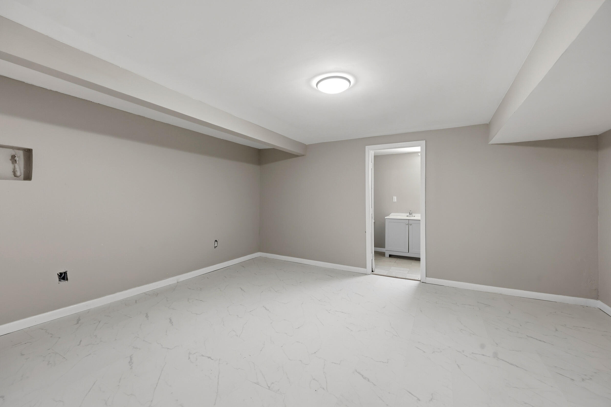 2347 Heather Way Property Photo 28