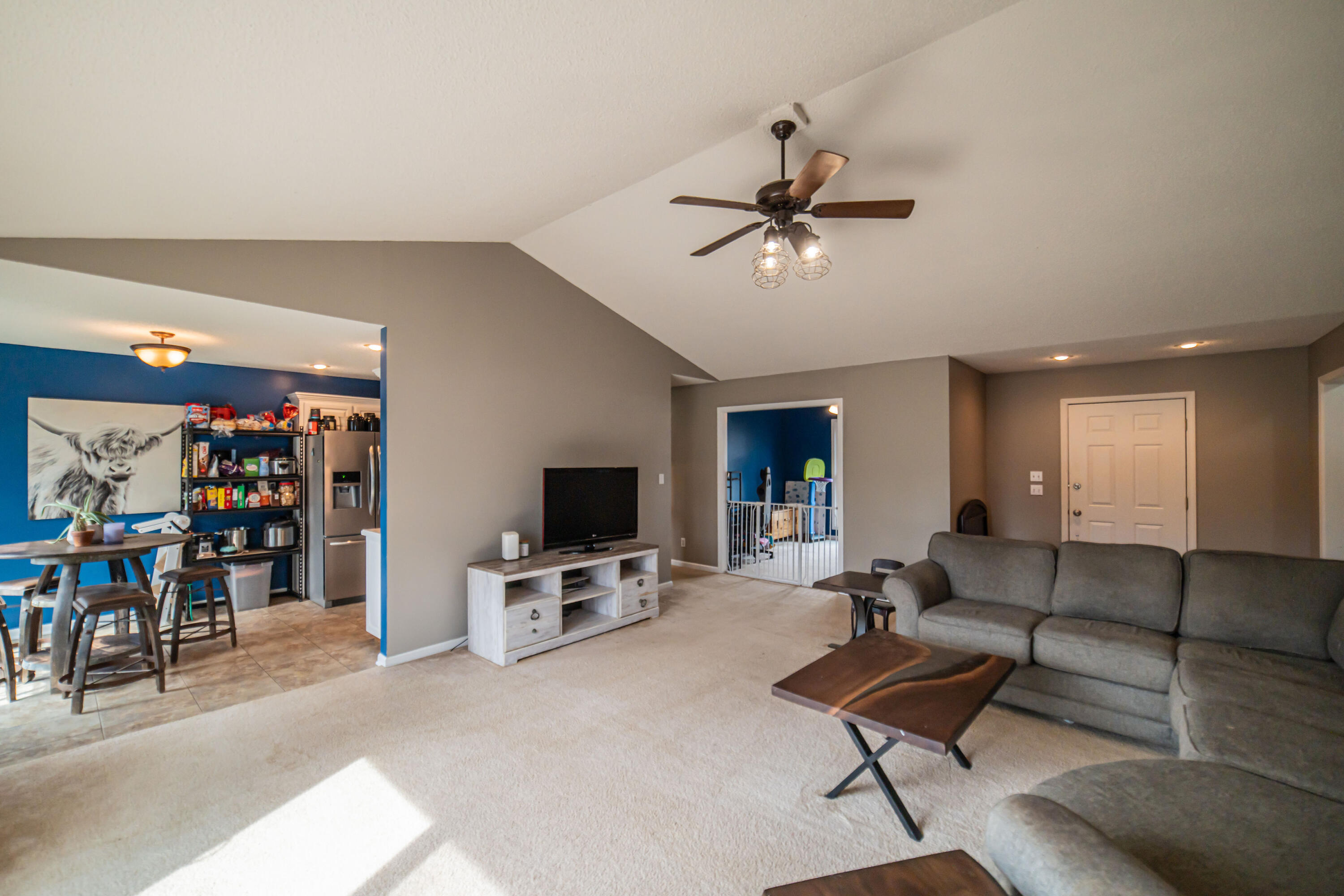 8220 Timberland Drive Property Photo 4