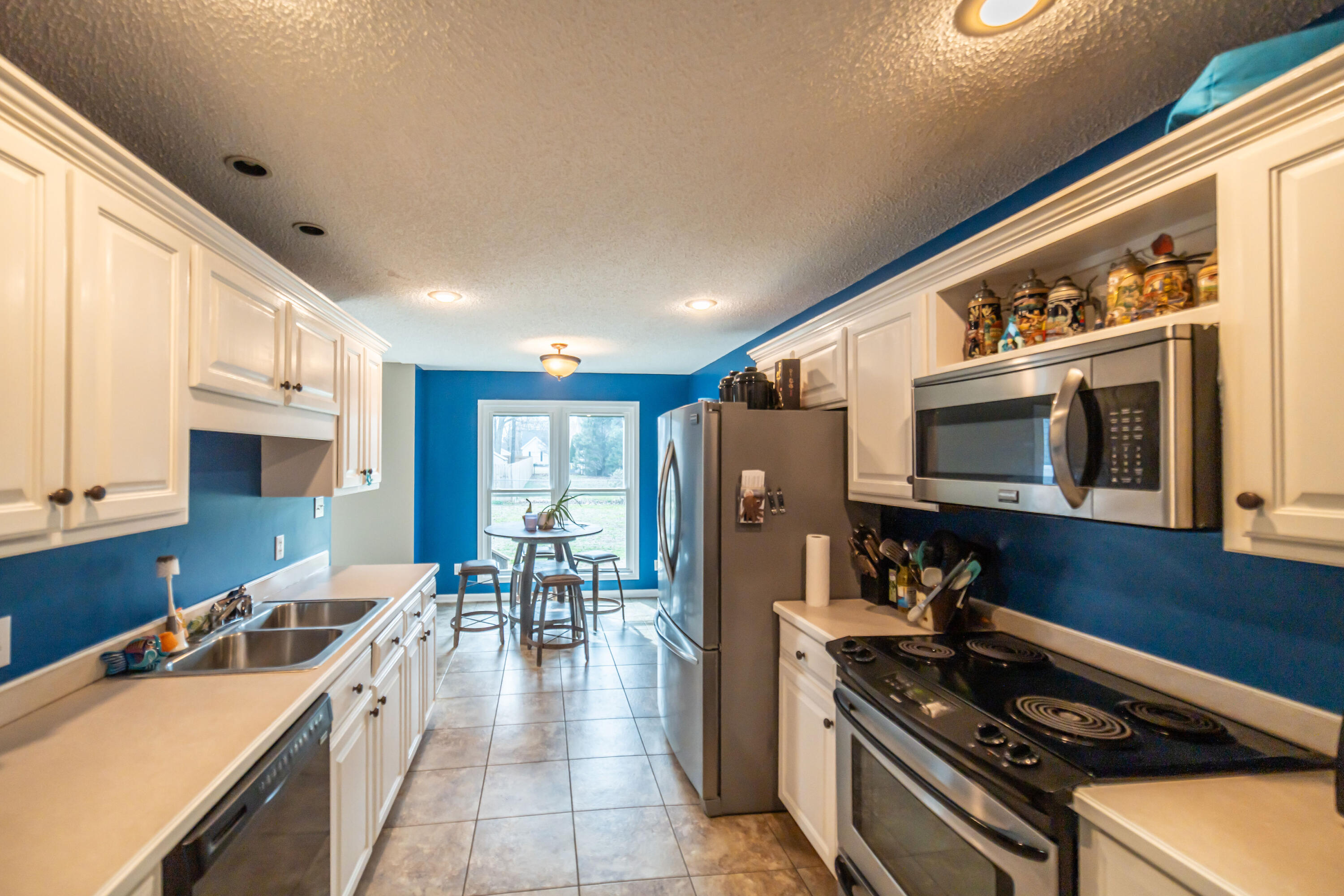 8220 Timberland Drive Property Photo 8