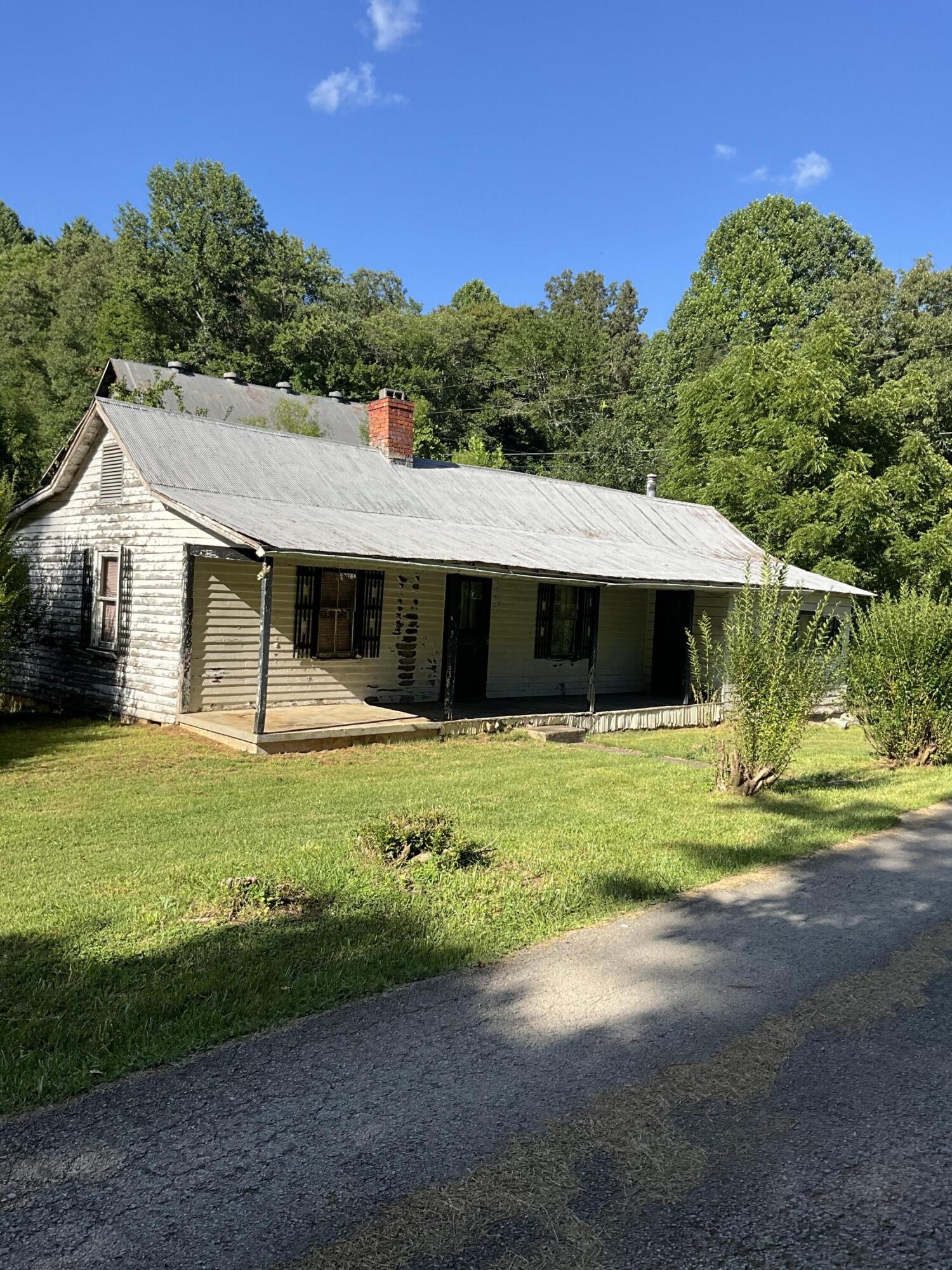 893 Huckleberry Road Property Photo 6