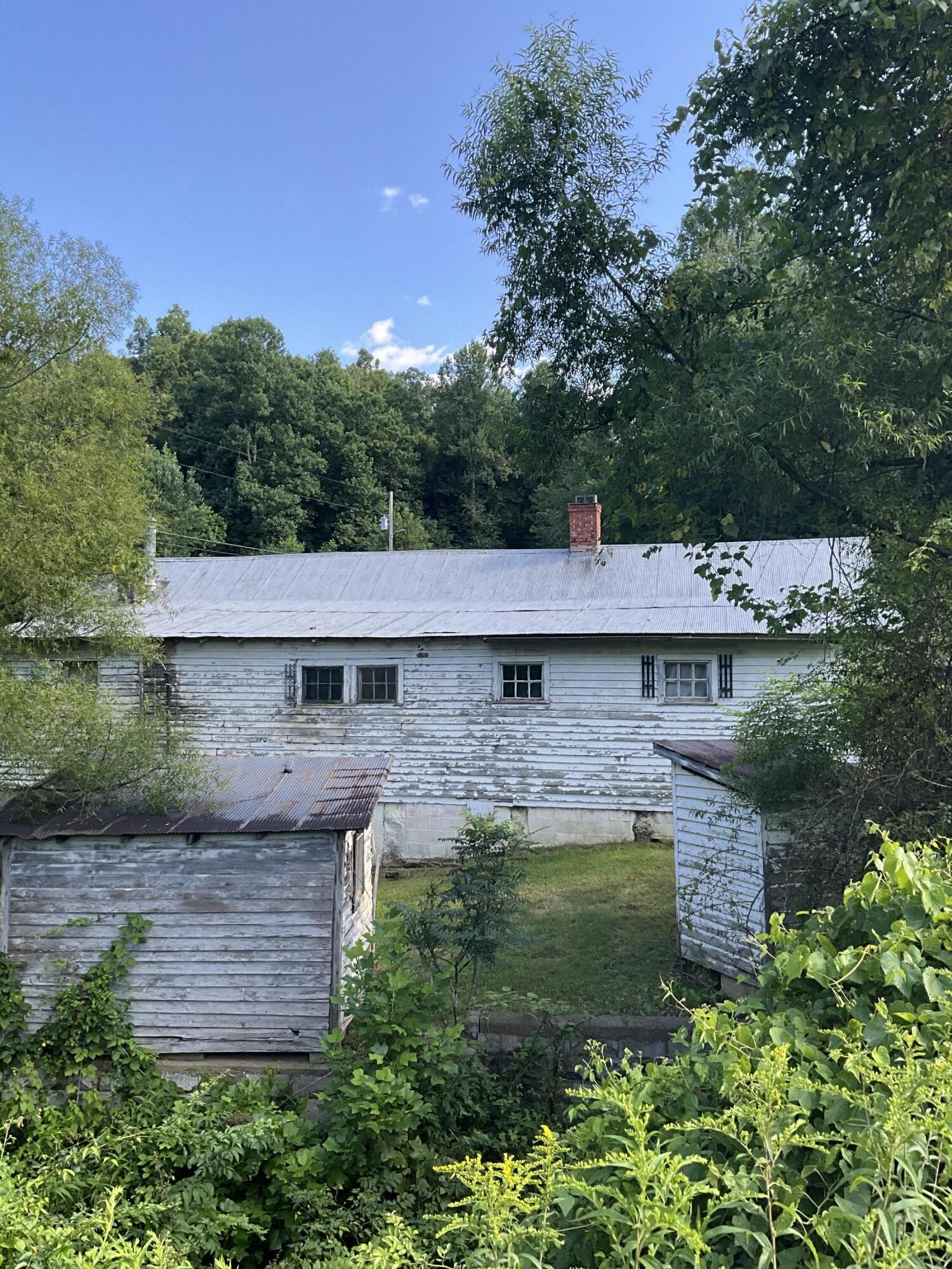 893 Huckleberry Road Property Photo 7