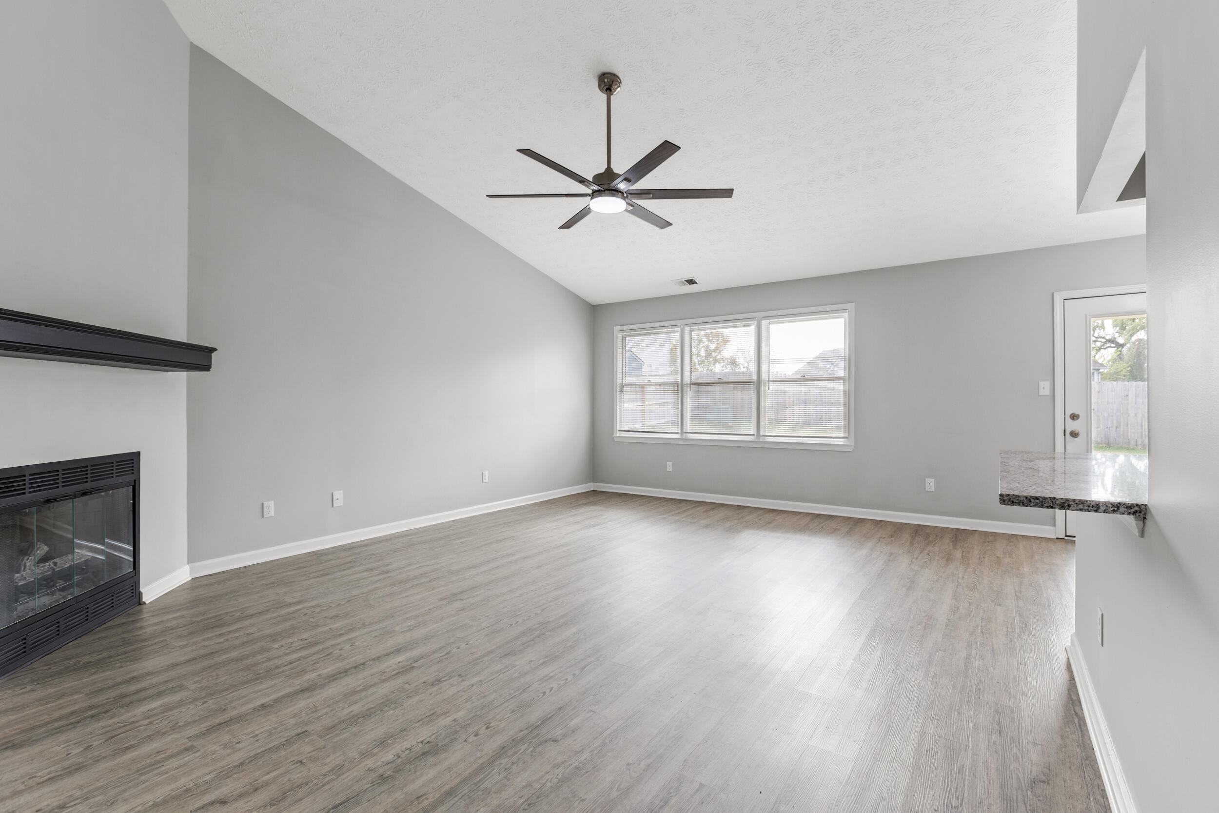 131 Hawthorne Drive Property Photo 3