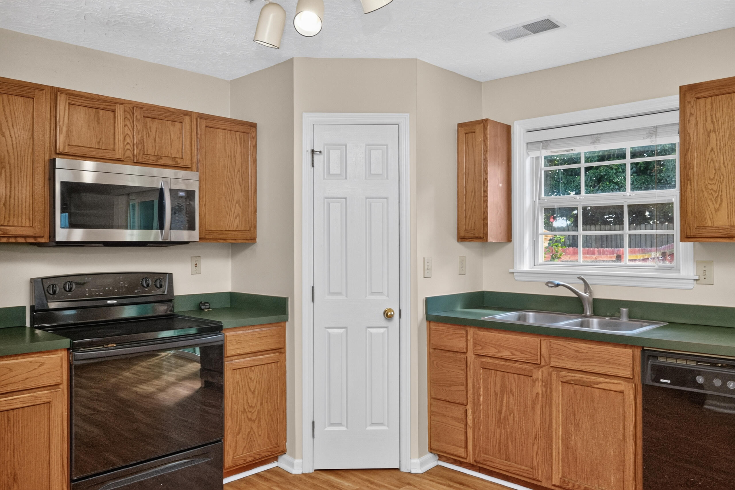 2568 Checkerberry Drive Property Photo 8