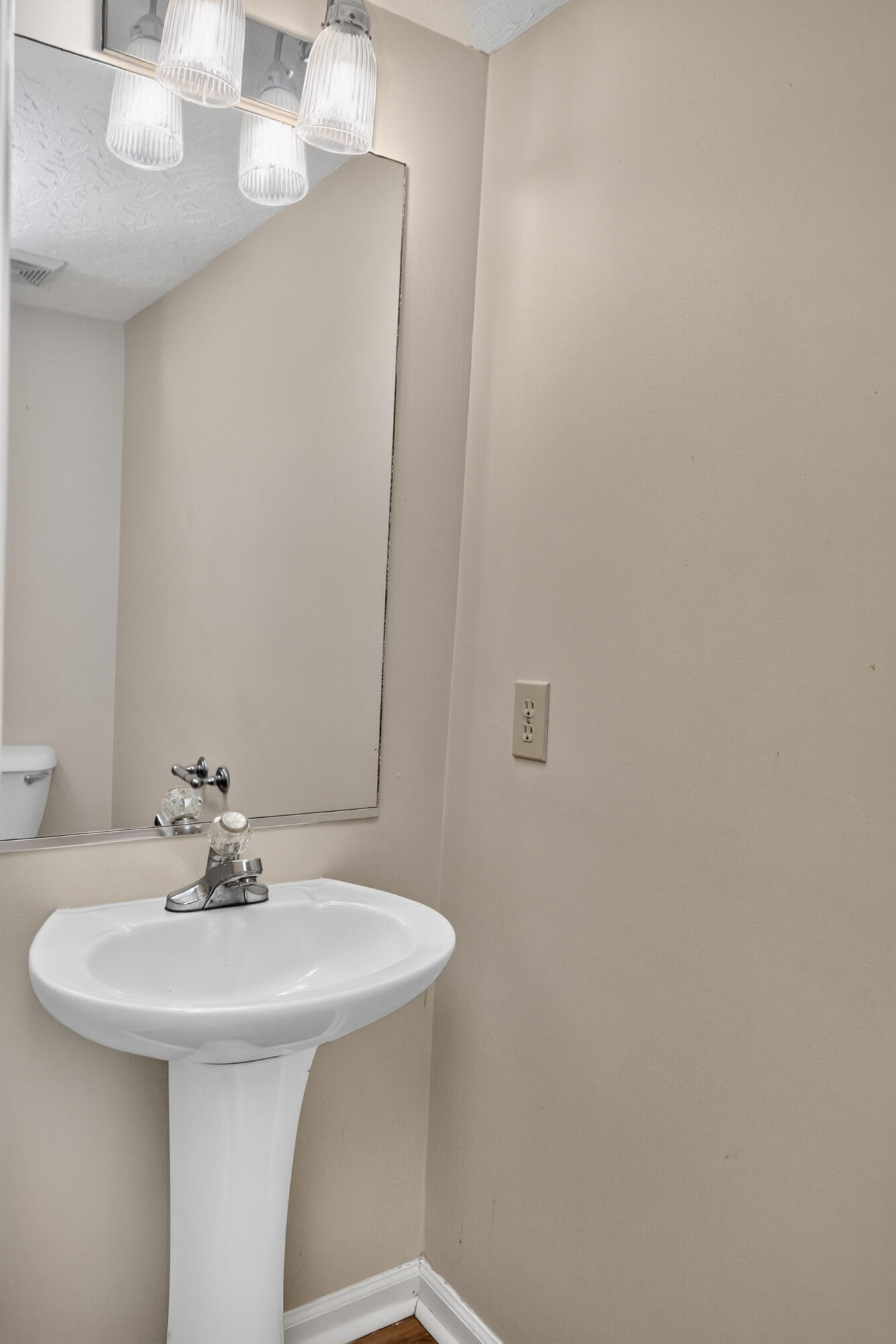 2568 Checkerberry Drive Property Photo 12