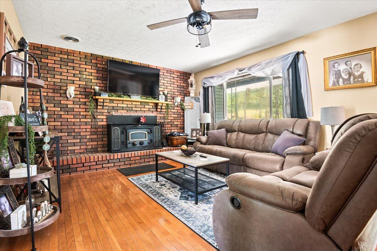 1406 Oak Ridge Road Property Photo 6