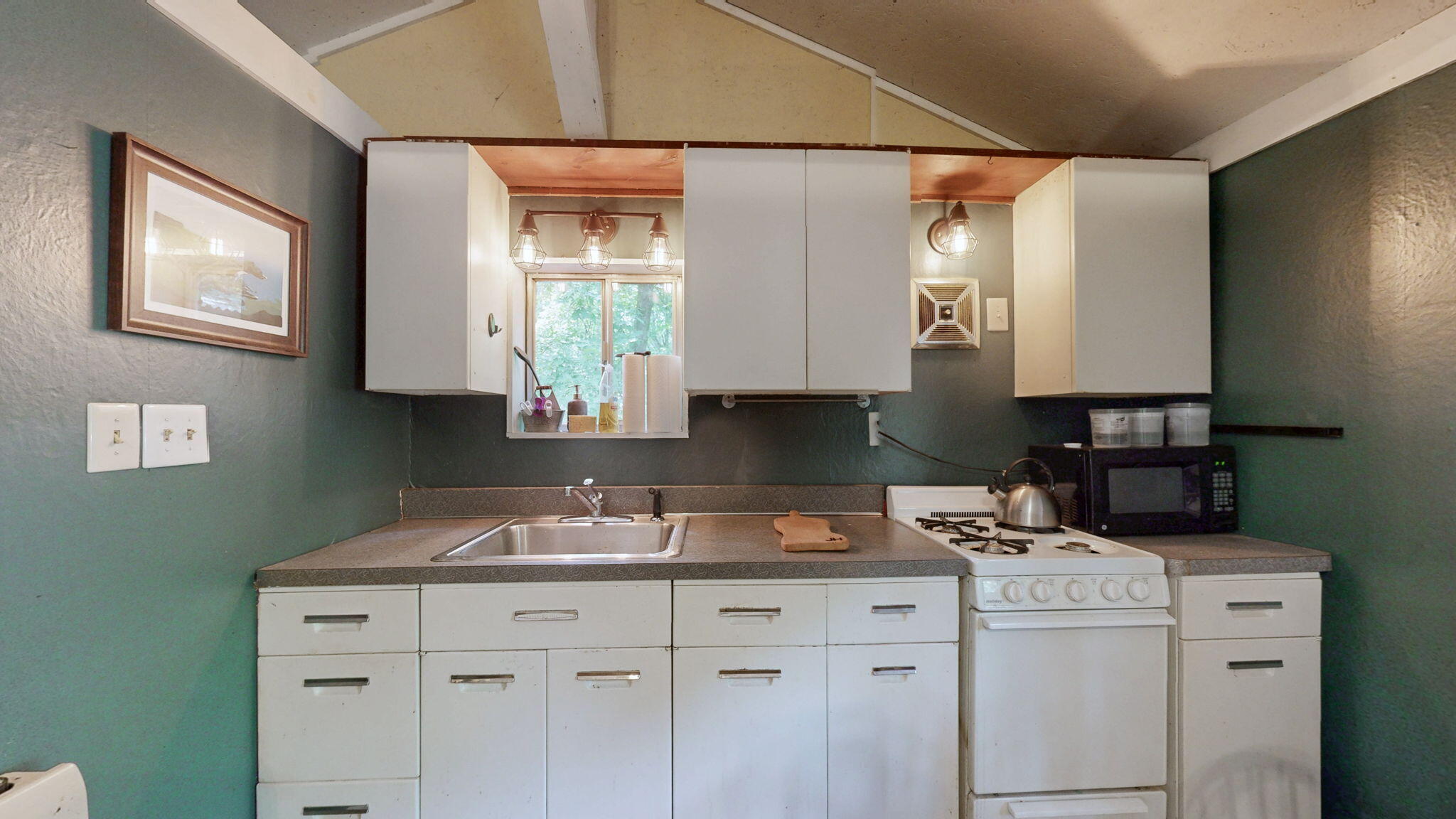 33 Canal Drive Property Photo 5