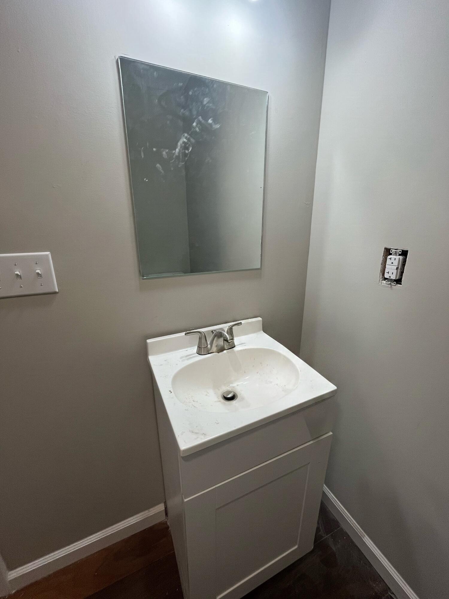 314 Park Avenue B Property Photo 16