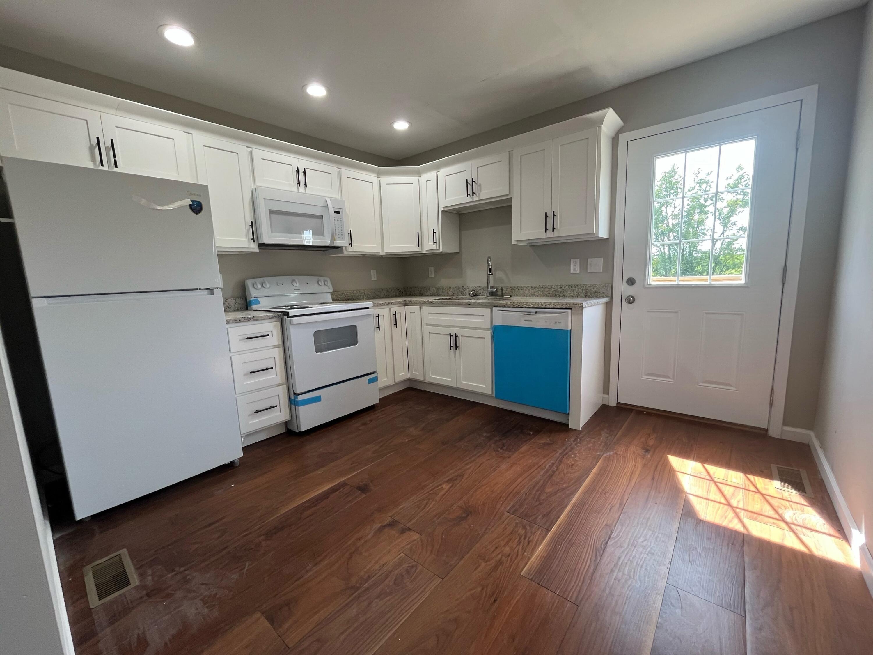 314 Park Avenue B Property Photo 21
