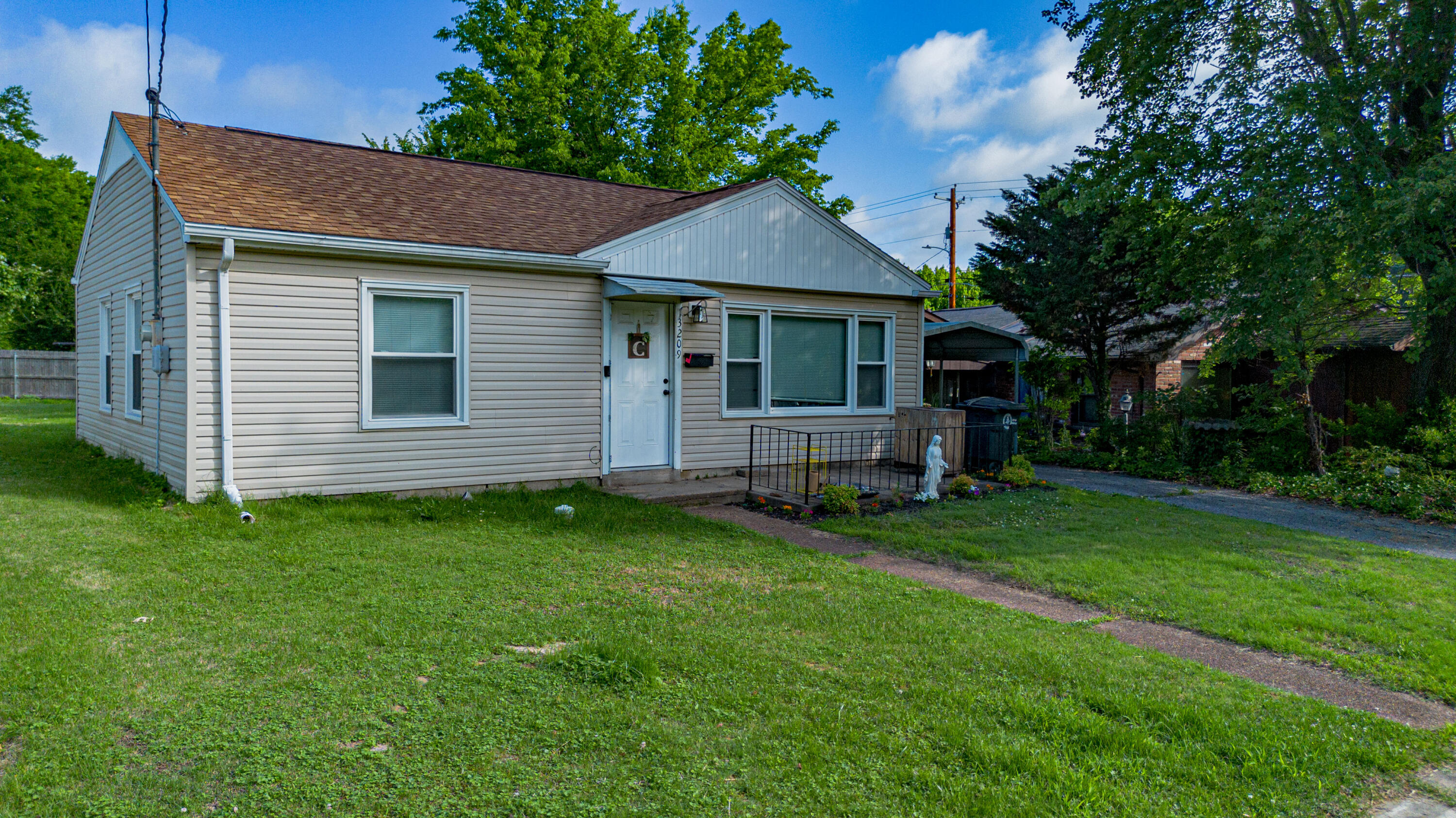 3209 Rucker Avenue Property Photo 2