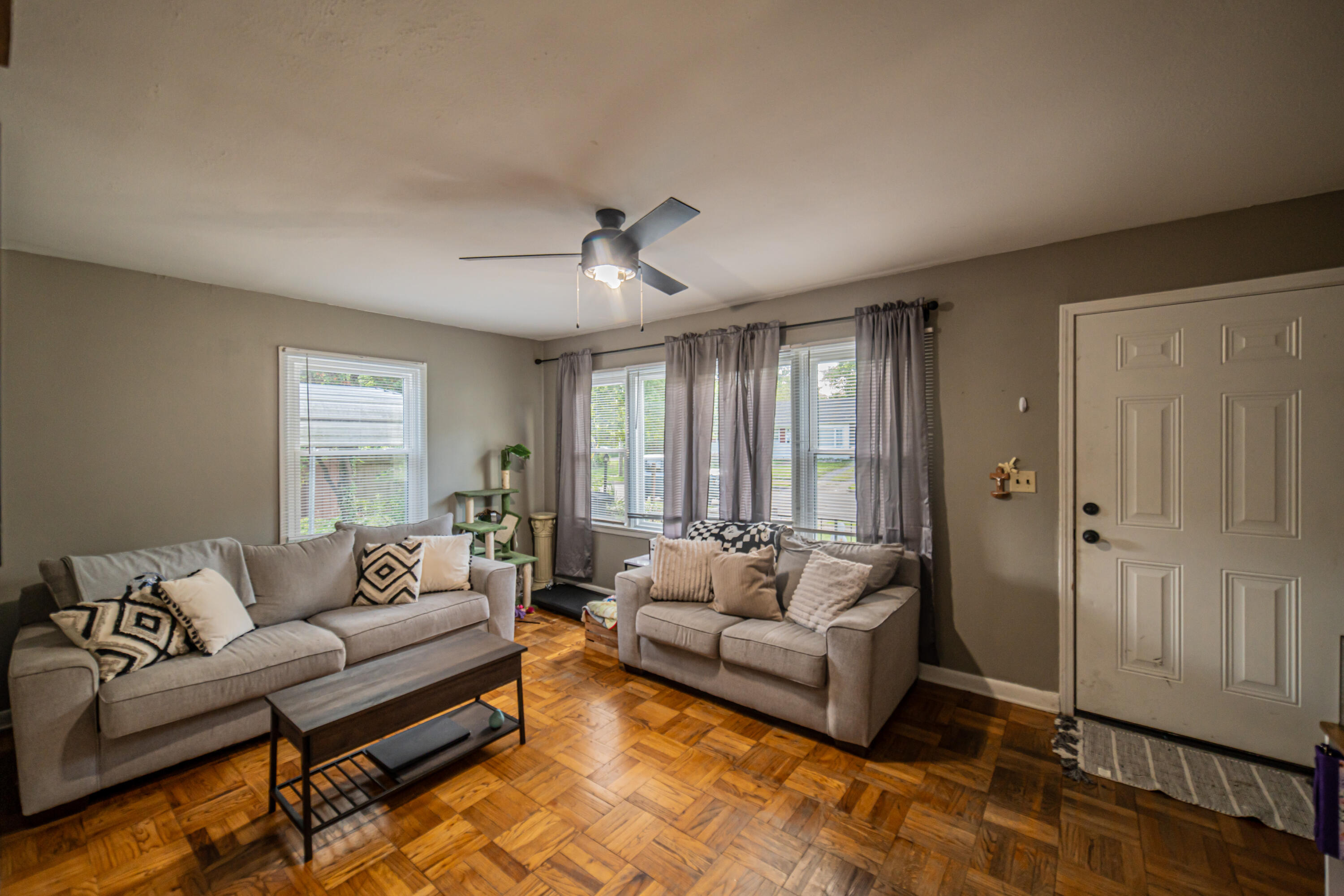 3209 Rucker Avenue Property Photo 4