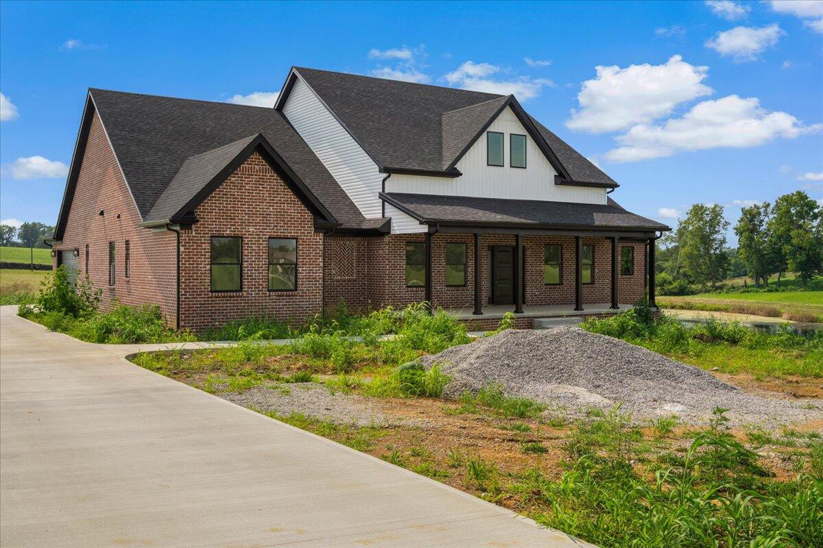 200 Maple Lawn Circle Property Photo 6