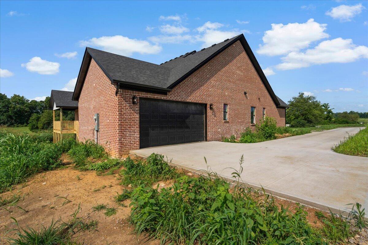 200 Maple Lawn Circle Property Photo 8