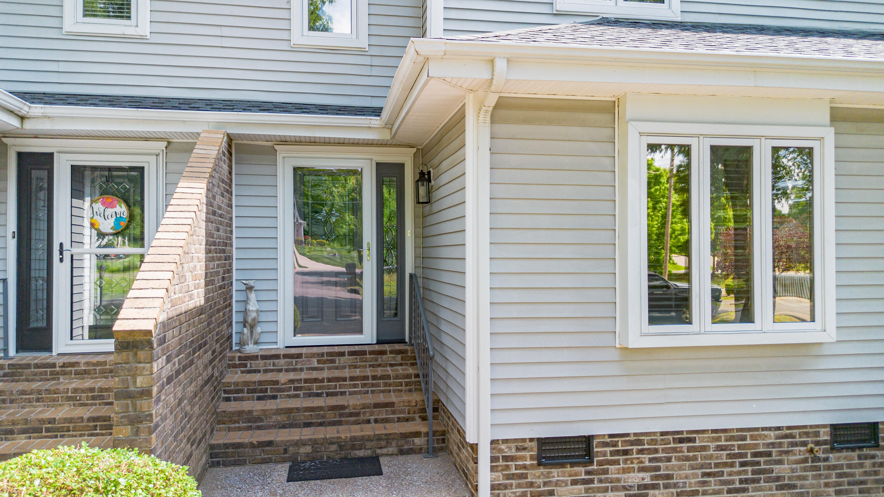 914 Stonebrook Drive Property Photo 3
