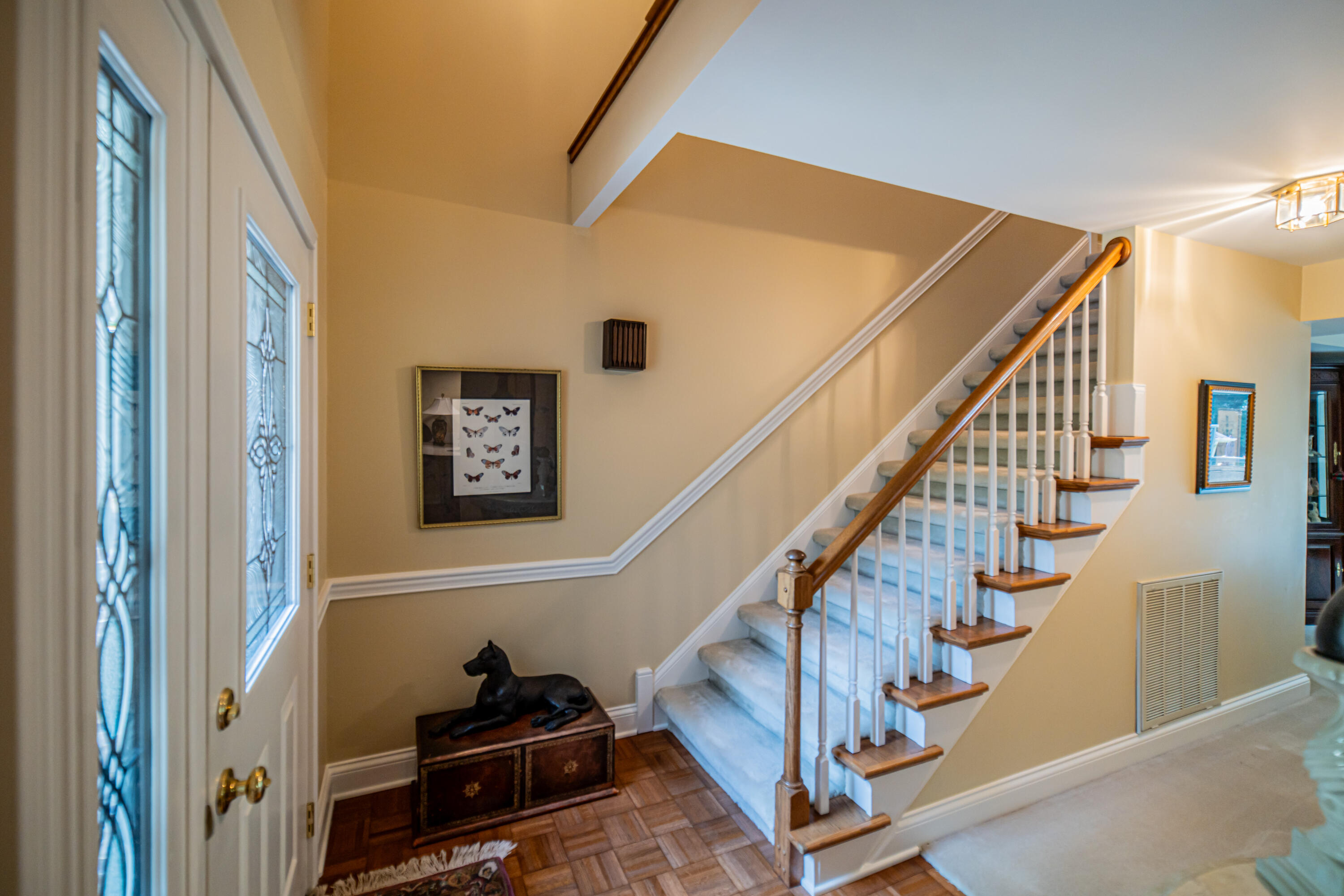 914 Stonebrook Drive Property Photo 4