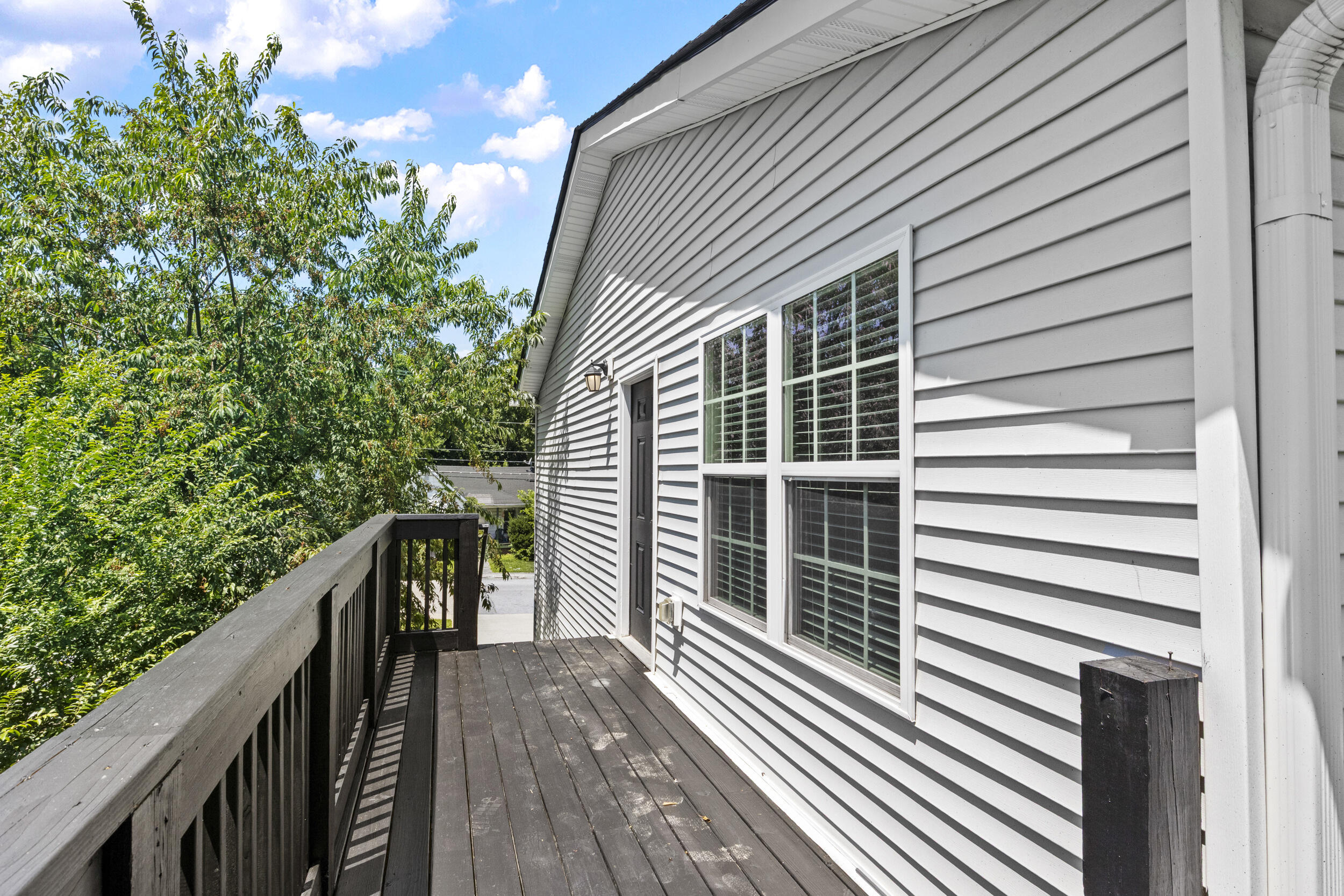 327 5th Street Property Photo 6