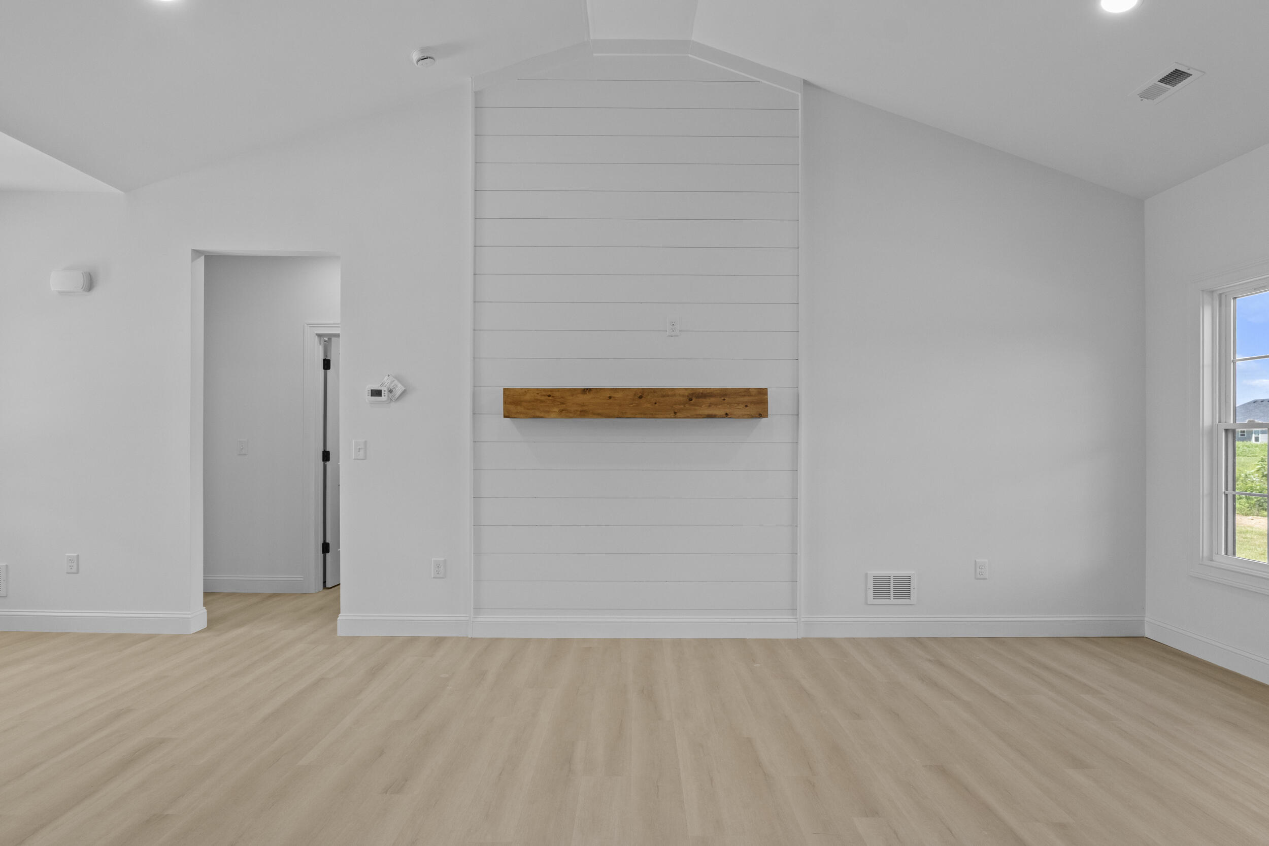 334 Mohegan Trail Property Photo 7