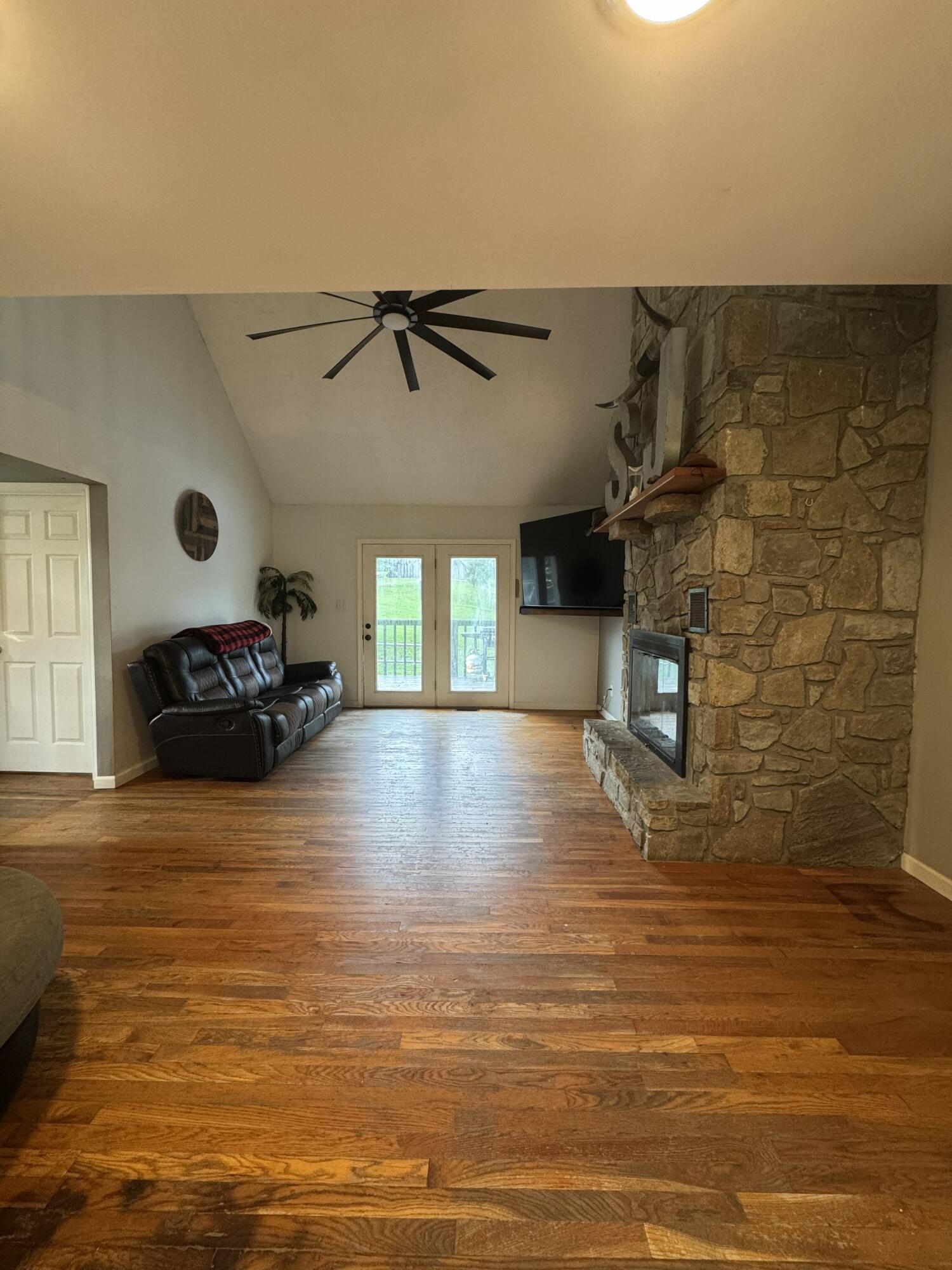 50 Caitlyn Court Property Photo 11