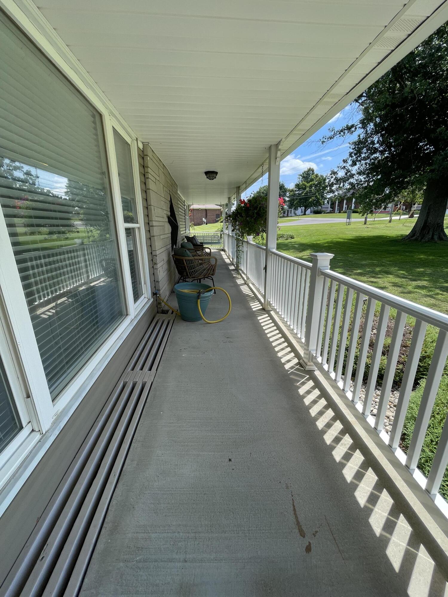 102 Maplewood Drive Property Photo 7