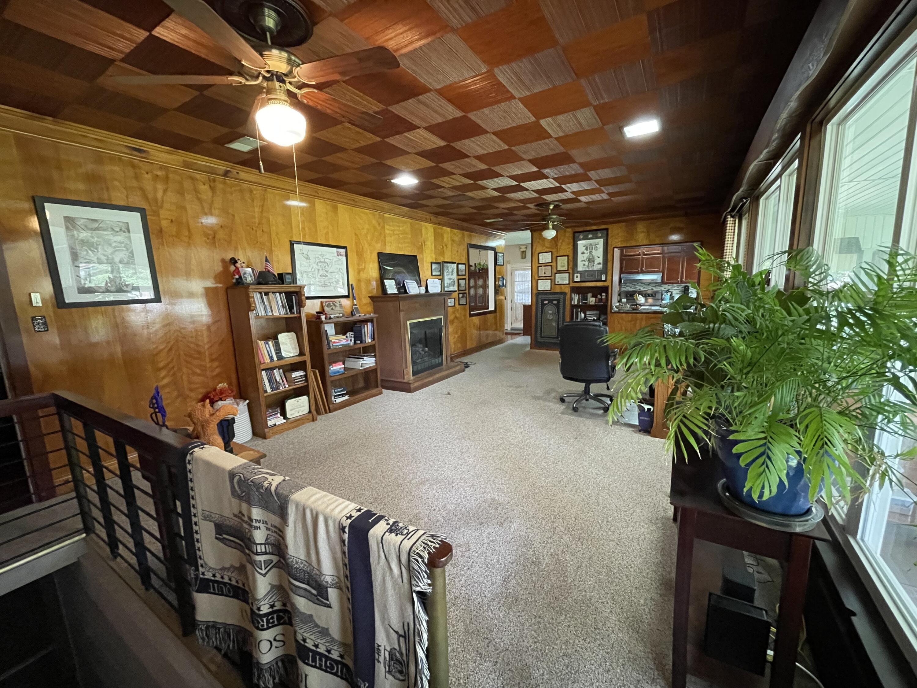 102 Maplewood Drive Property Photo 15