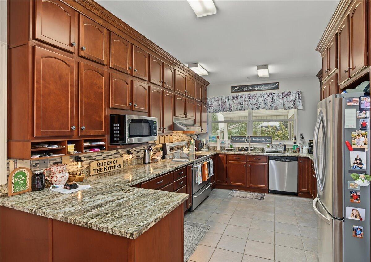 102 Maplewood Drive Property Photo 16