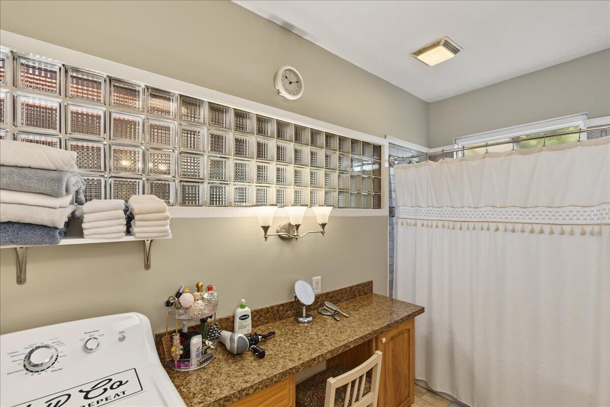 102 Maplewood Drive Property Photo 28
