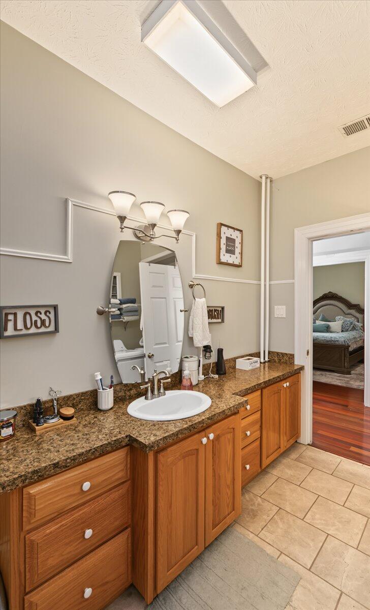 102 Maplewood Drive Property Photo 30