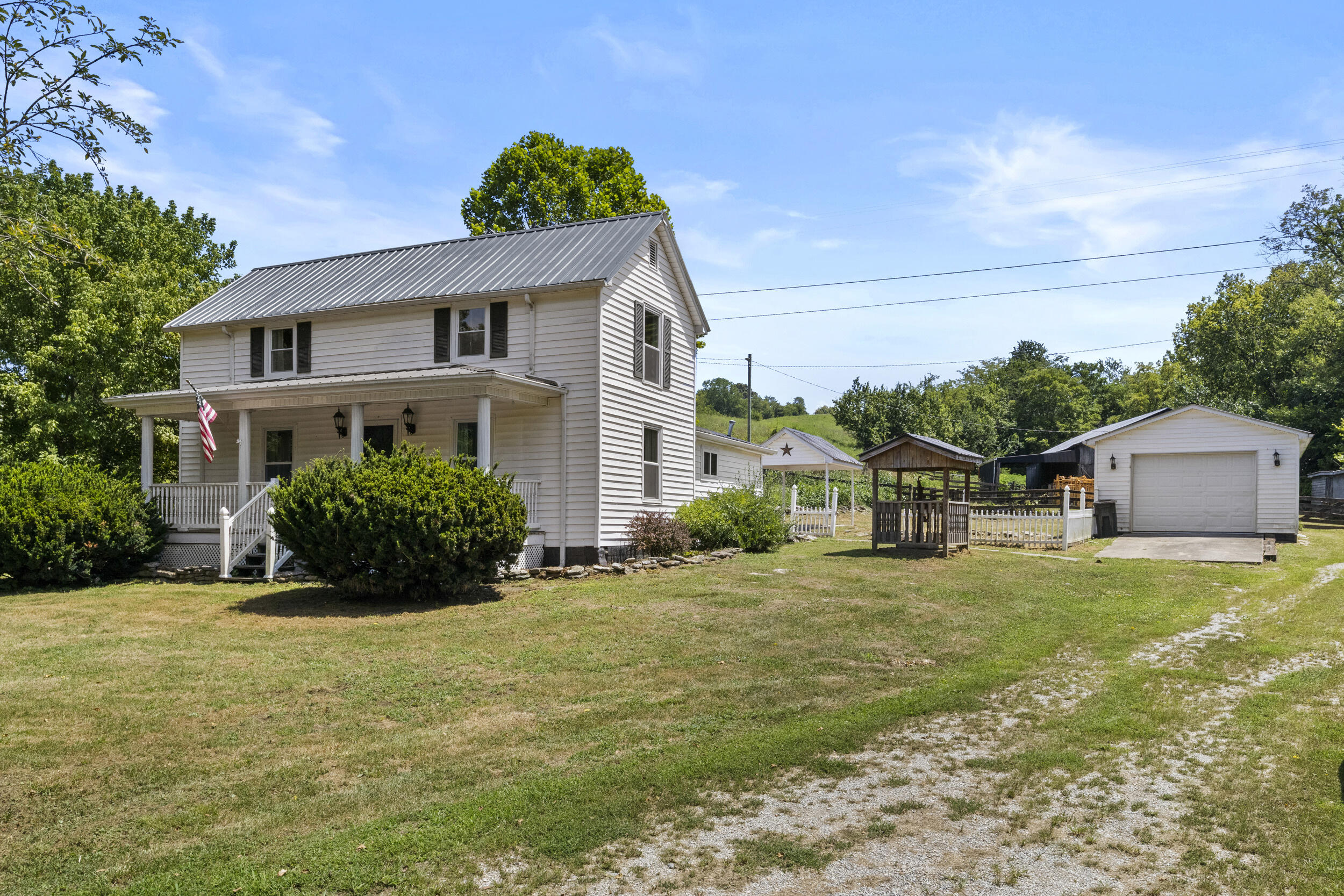1875 White Oak Road Property Photo 1