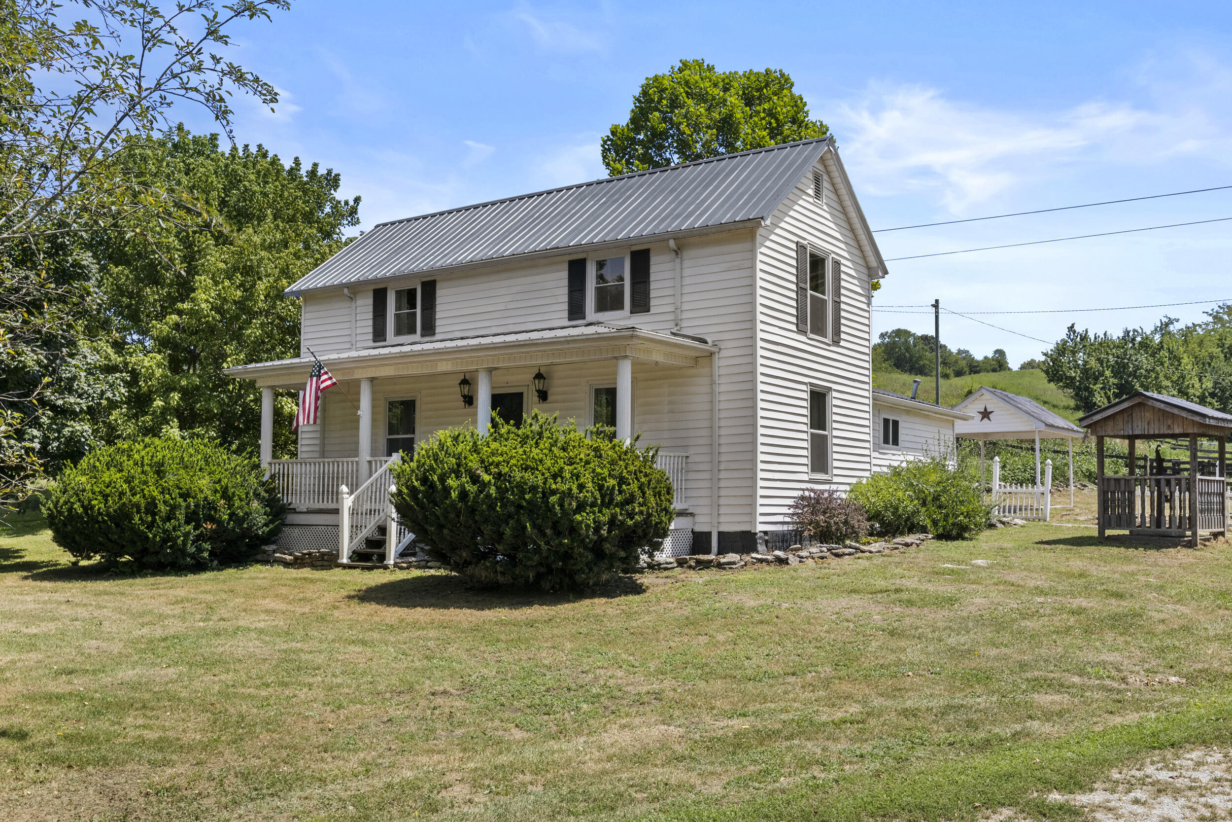 1875 White Oak Road Property Photo 2