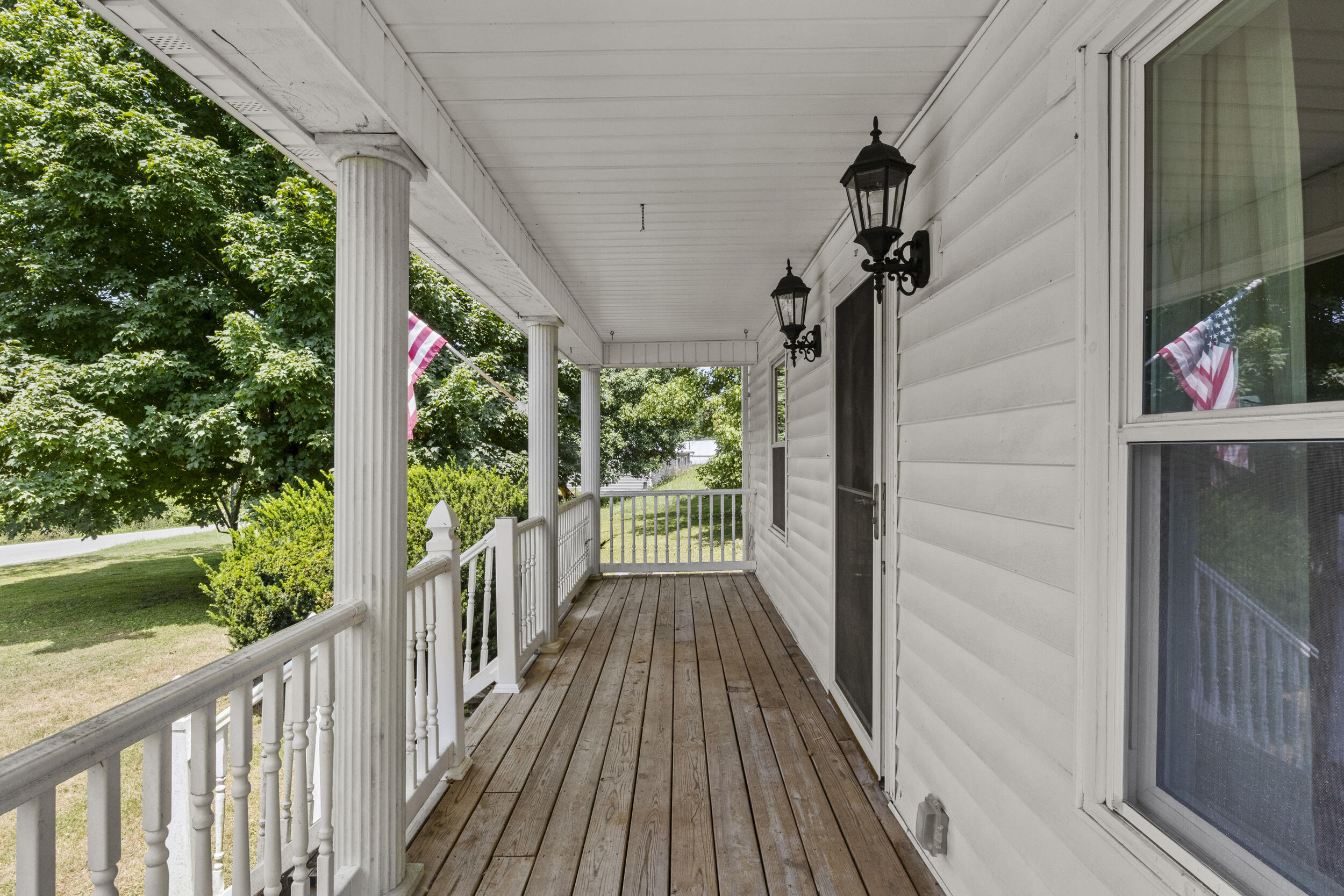 1875 White Oak Road Property Photo 4