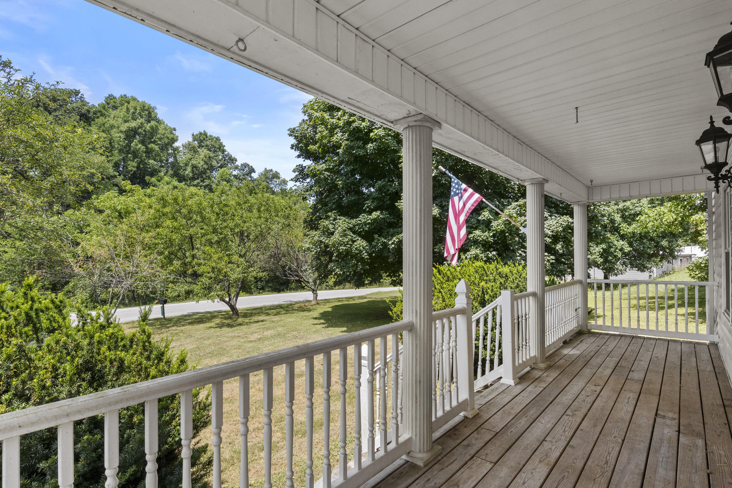 1875 White Oak Road Property Photo 5