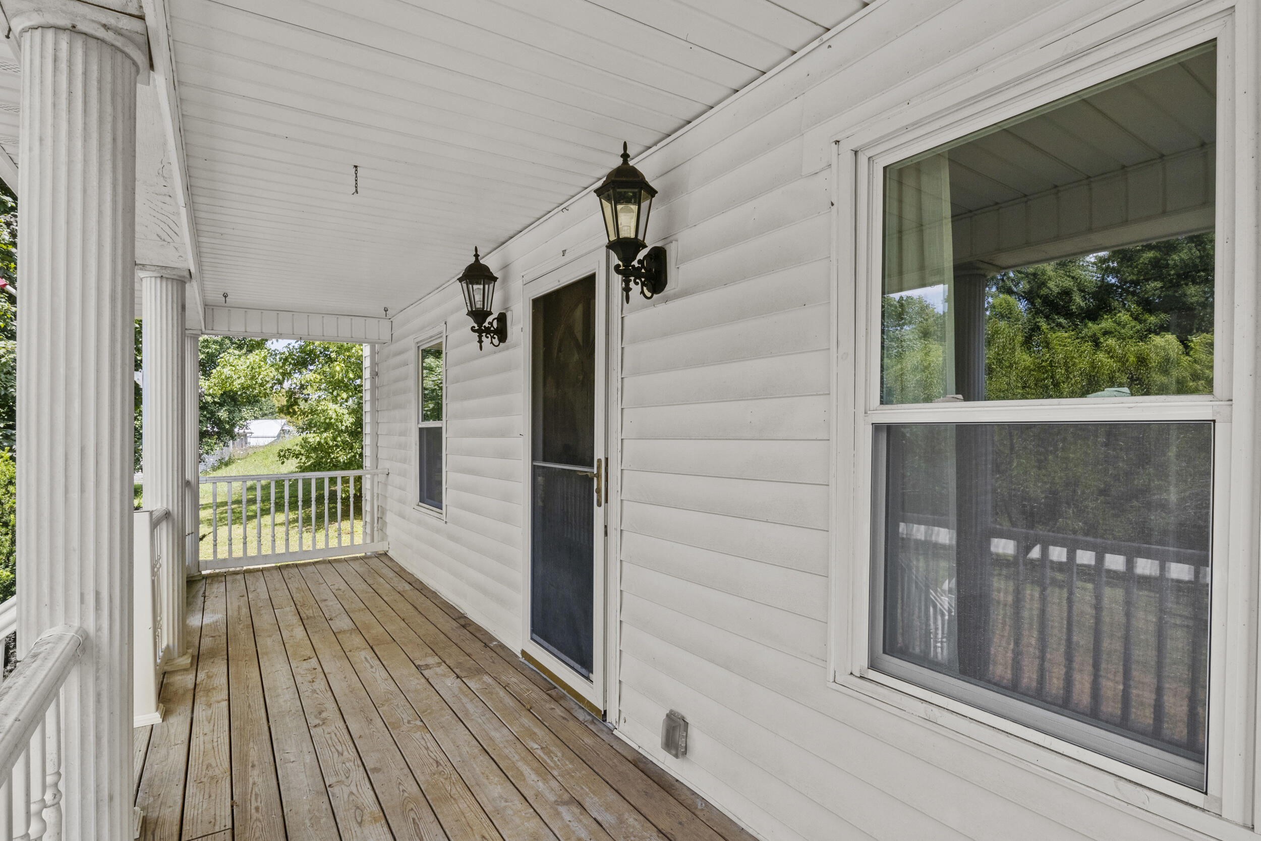 1875 White Oak Road Property Photo 6