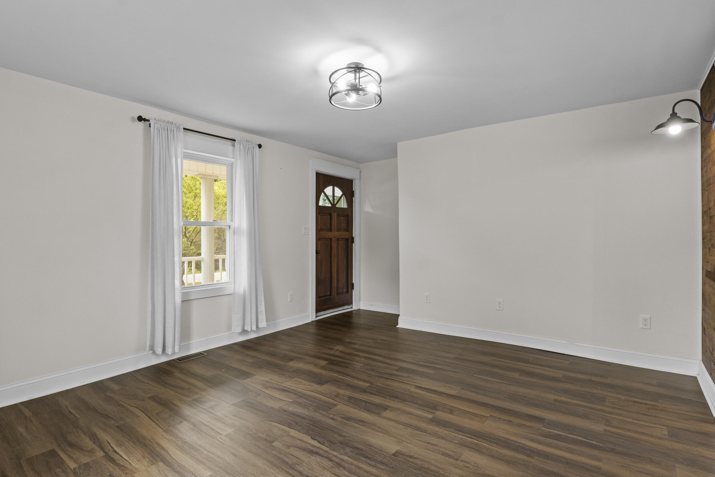 1875 White Oak Road Property Photo 8